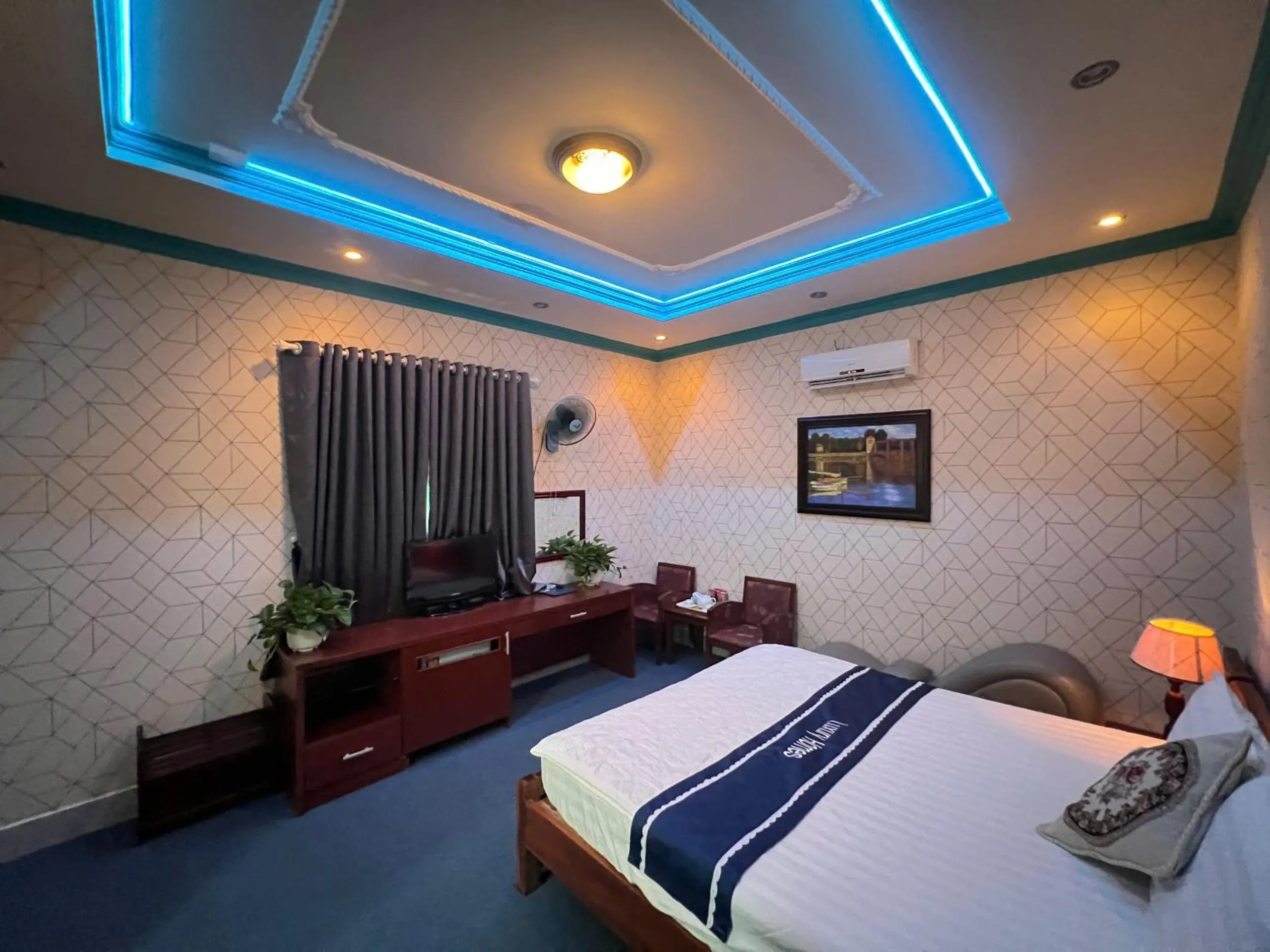 Bedroom in Phi Long 2 Hotel Thu Dau Mot