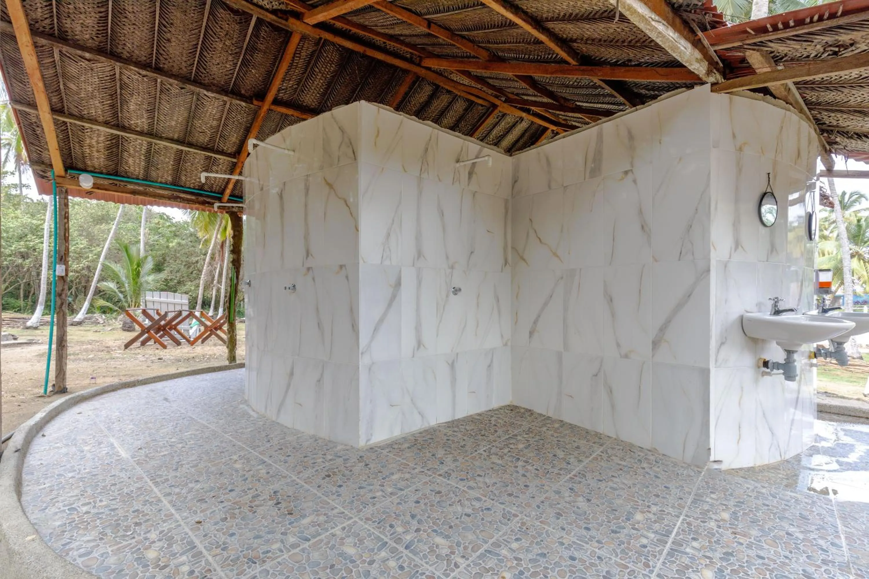 Shower in CASA DE CAMPO CASTILLETE dentro del PARQUE TAYRONA