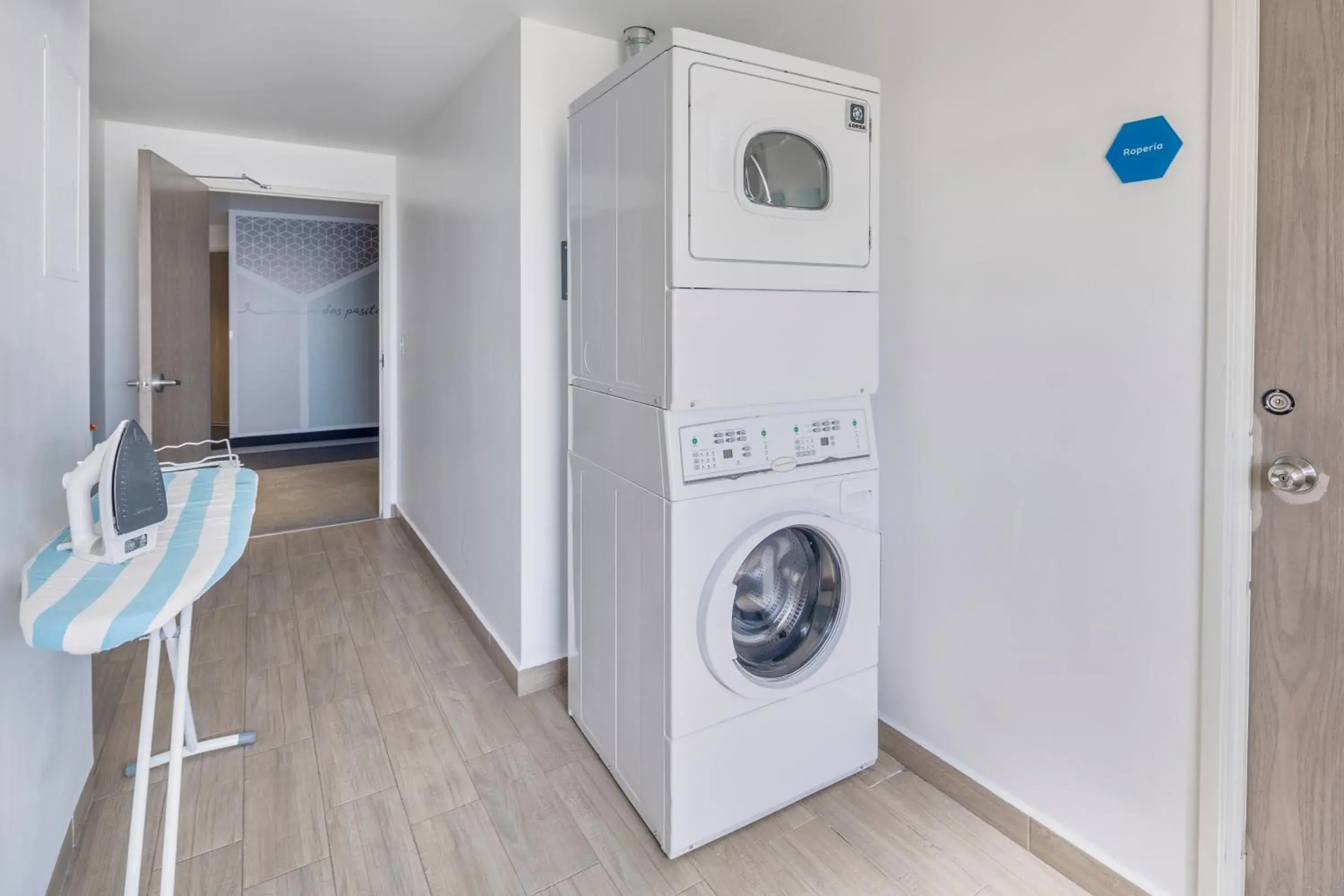 laundry in One Morelia Acueducto laundry in One Morelia Acueducto