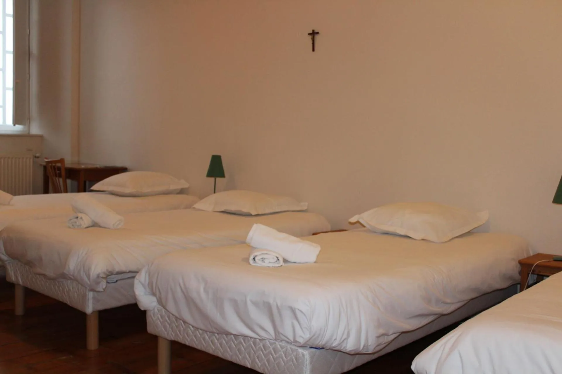 Bed in Le grand couvent de Gramat