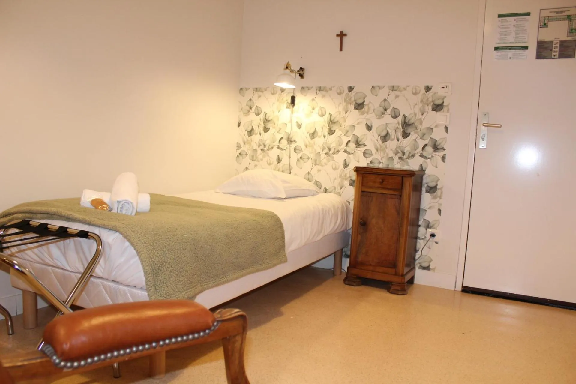 Photo of the whole room, Bed in Le grand couvent de Gramat
