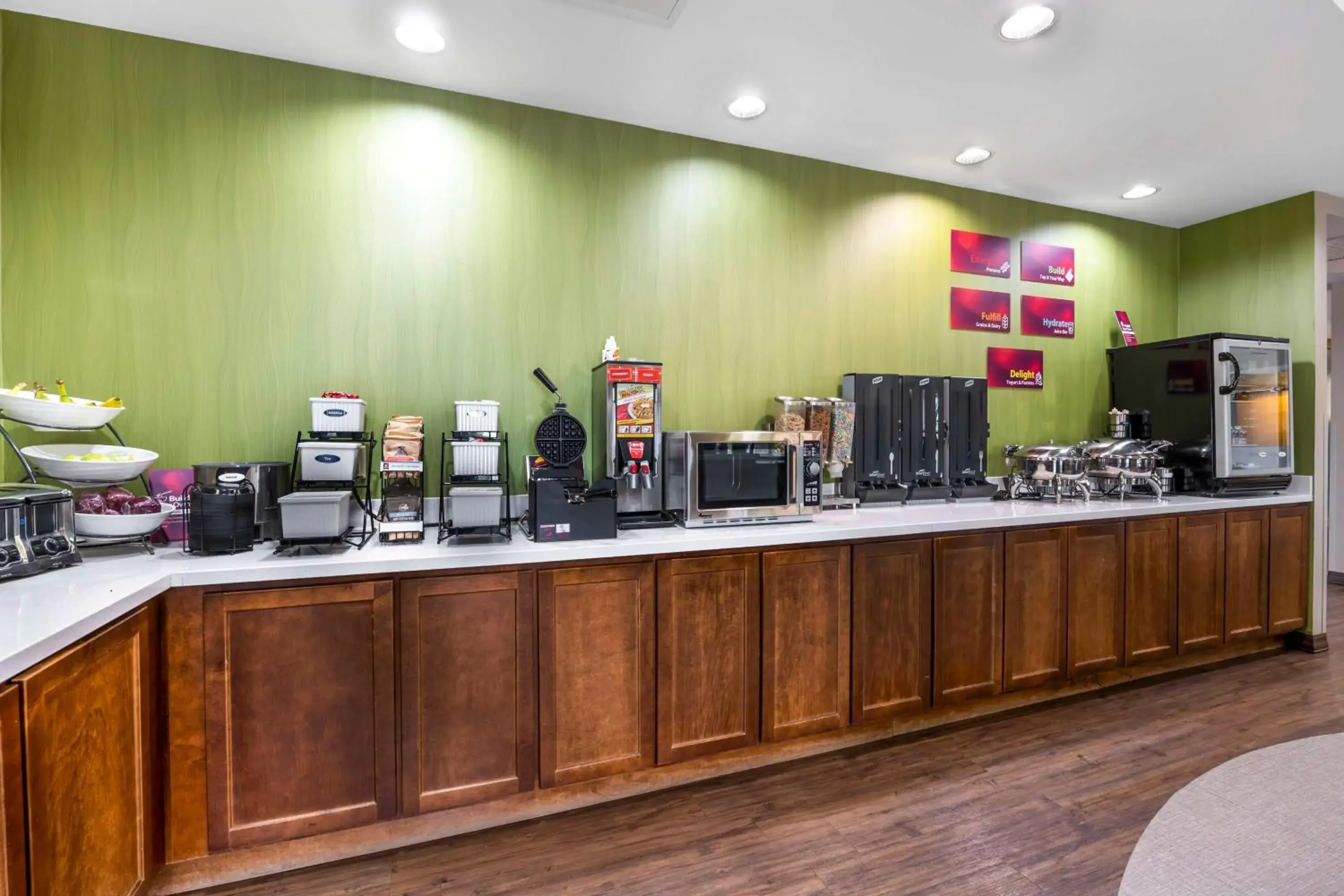 Breakfast in Best Western Plus Patterson Park Inn Breakfast in Best Western Plus Patterson Park Inn