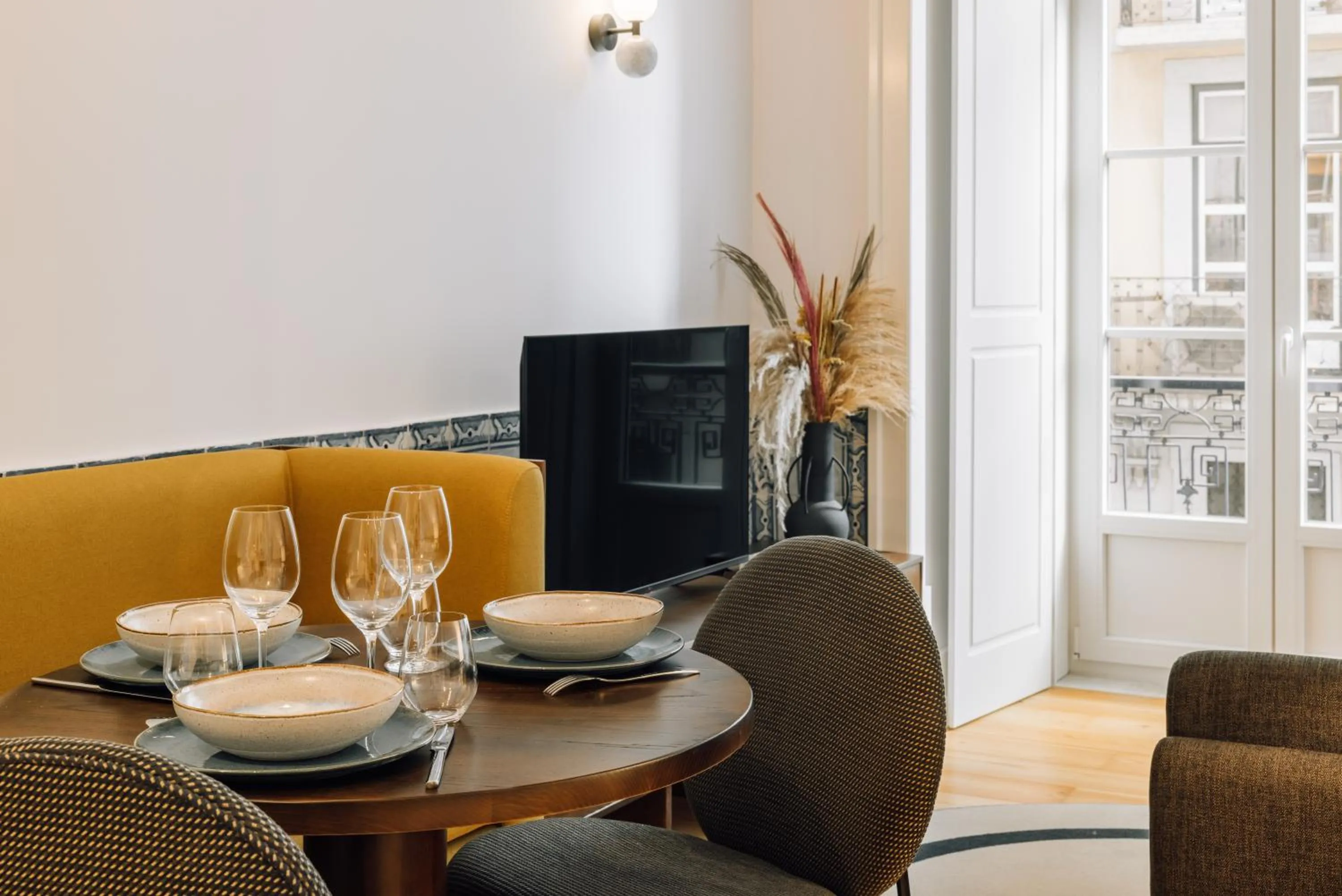 Dining area in Ando Living - Madalena House