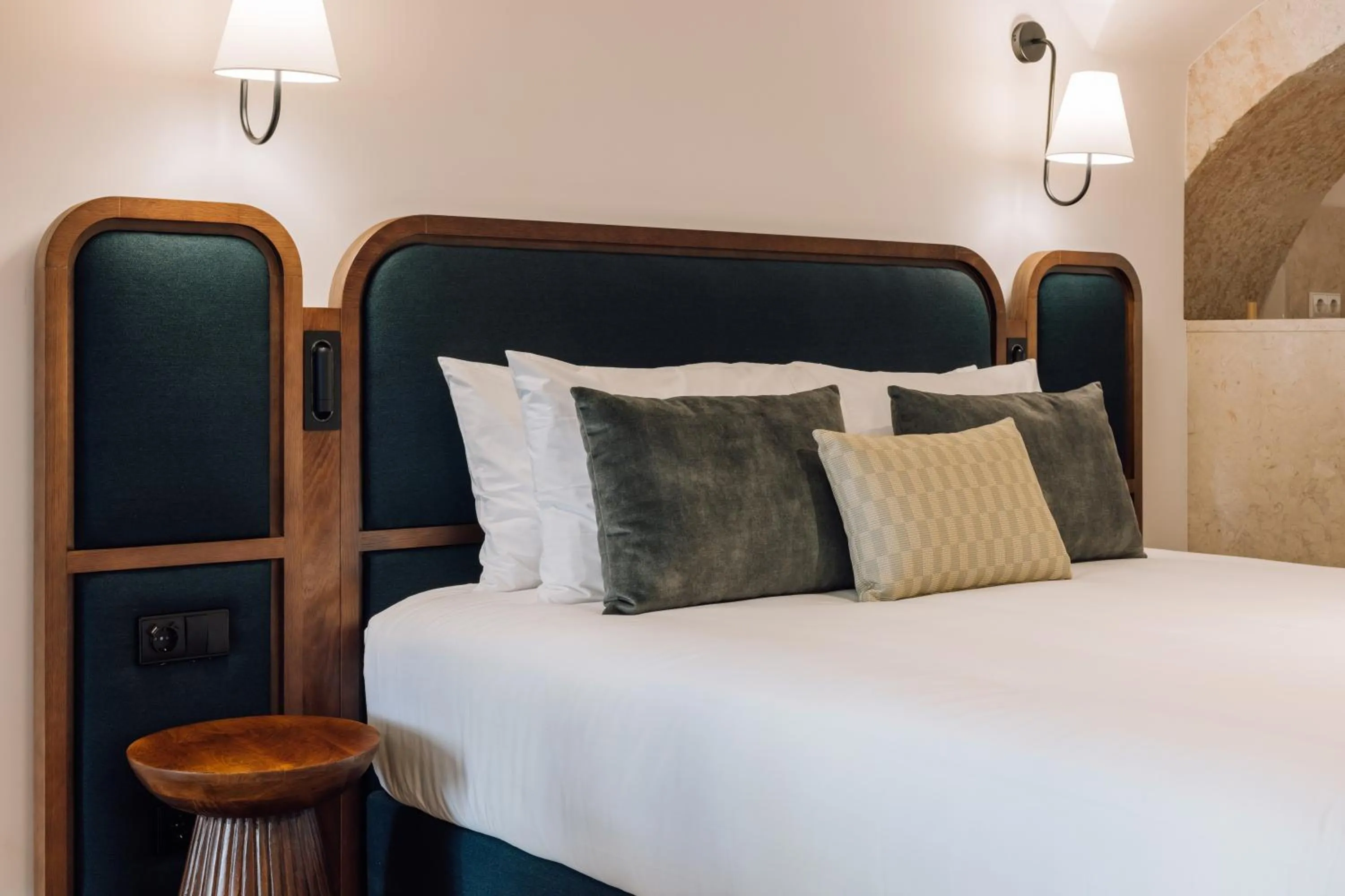 Bed in Ando Living - Madalena House