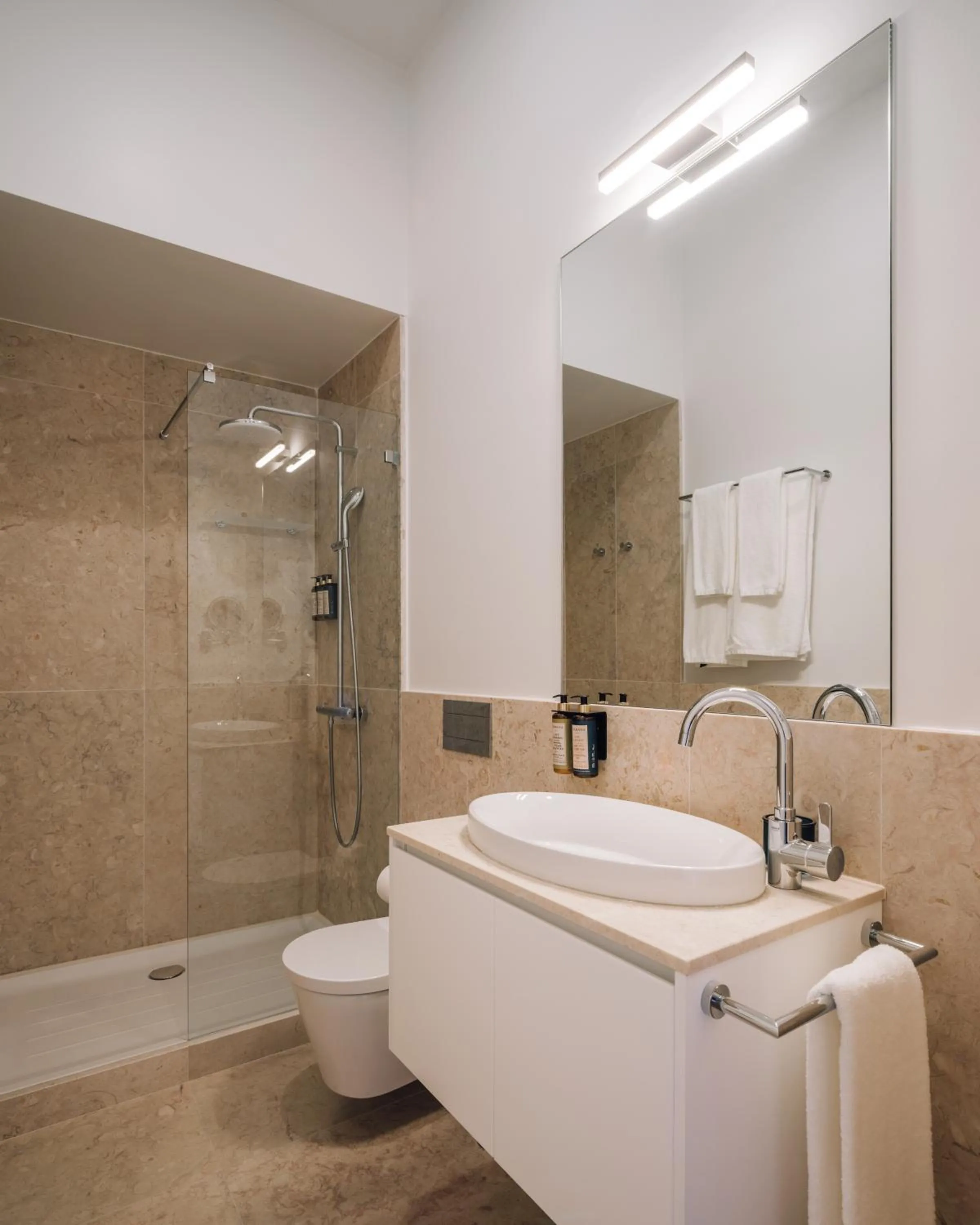 Bathroom in Ando Living - Madalena House