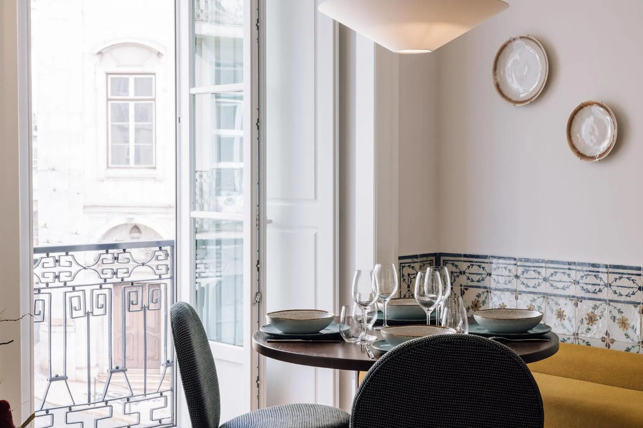 Dining area in Ando Living - Madalena House