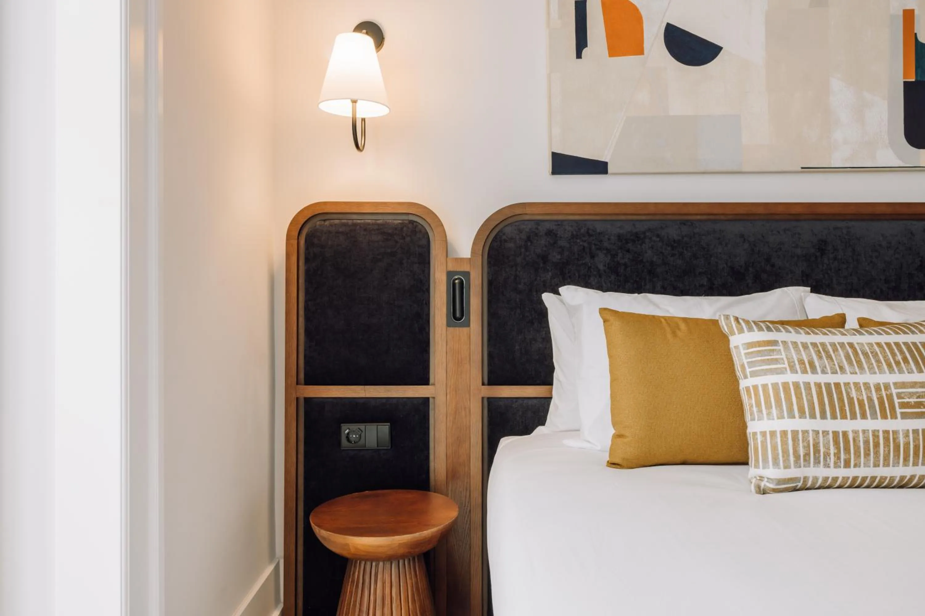 Bed in Ando Living - Madalena House