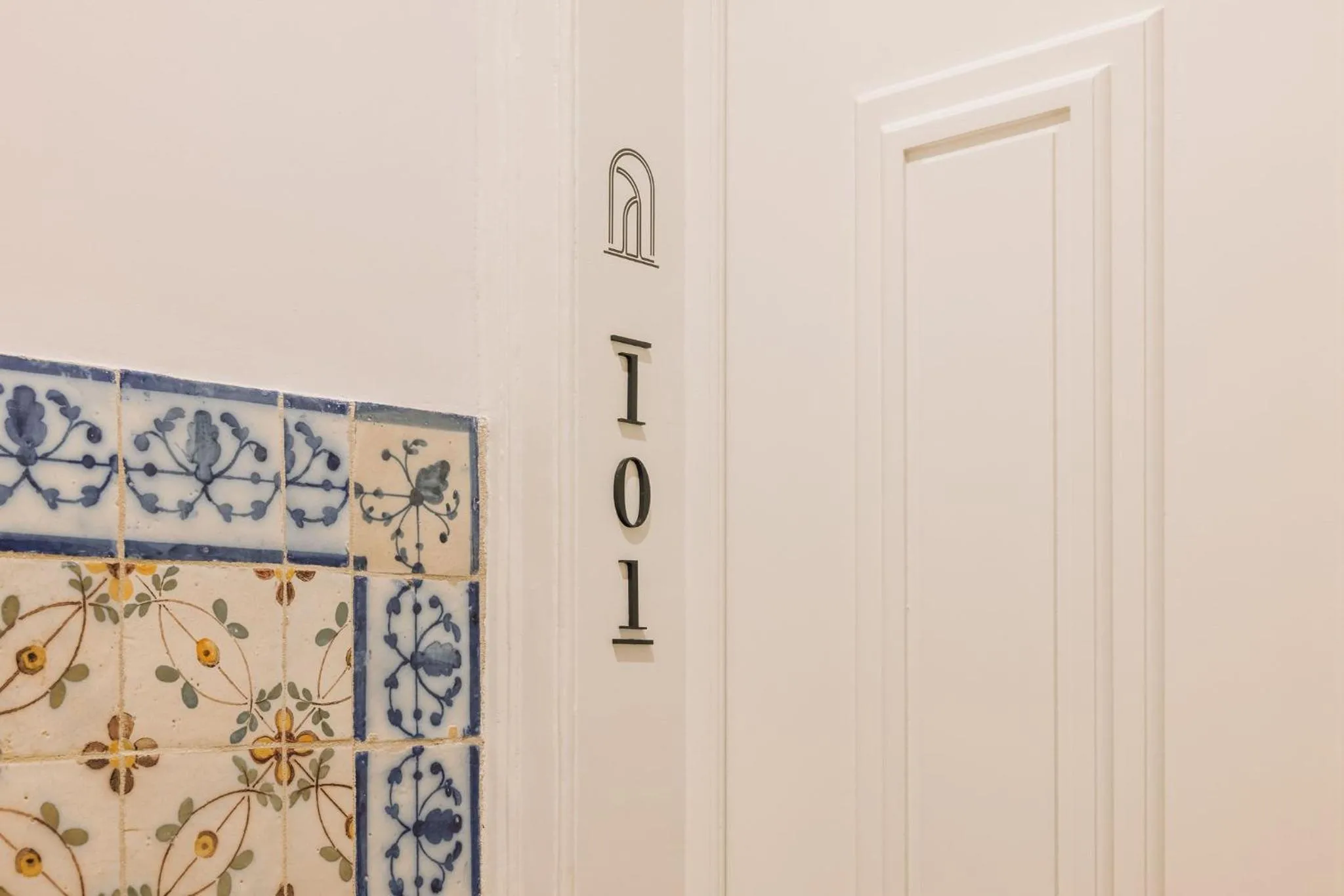 Logo/Certificate/Sign in Ando Living - Madalena House