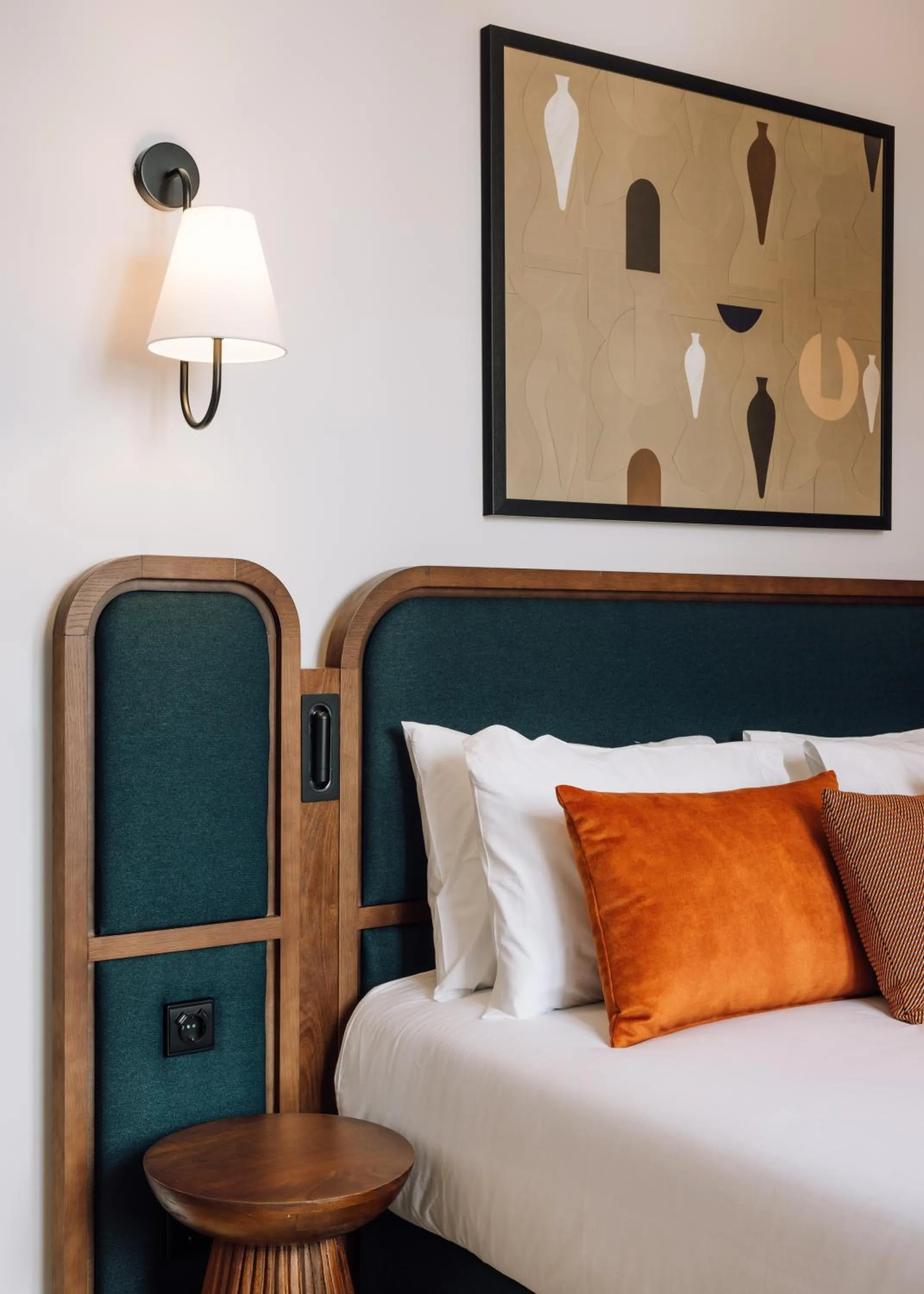 Decorative detail, Bed in Ando Living - Madalena House