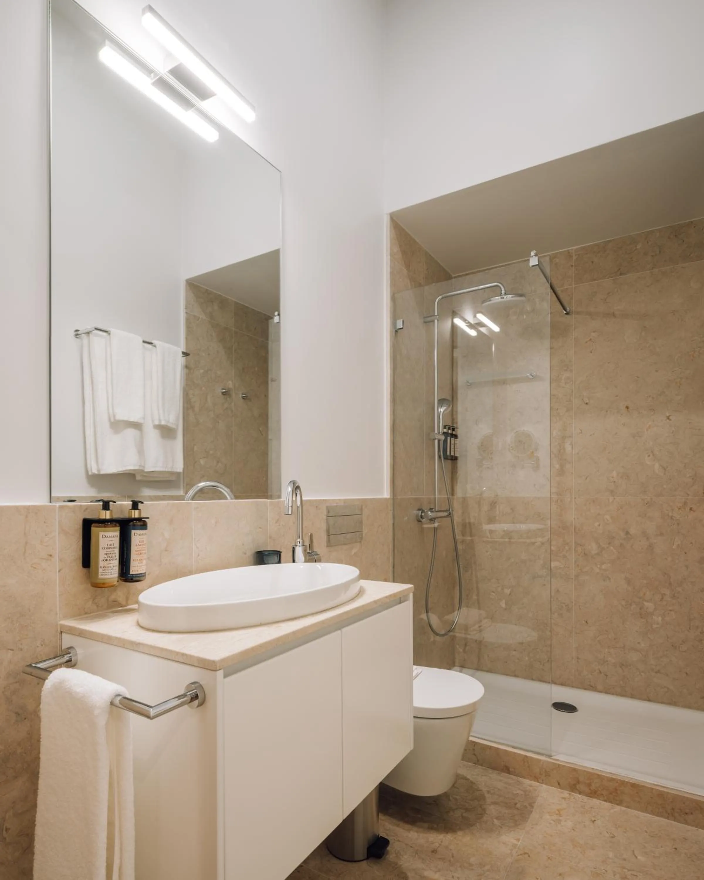 Bathroom in Ando Living - Madalena House