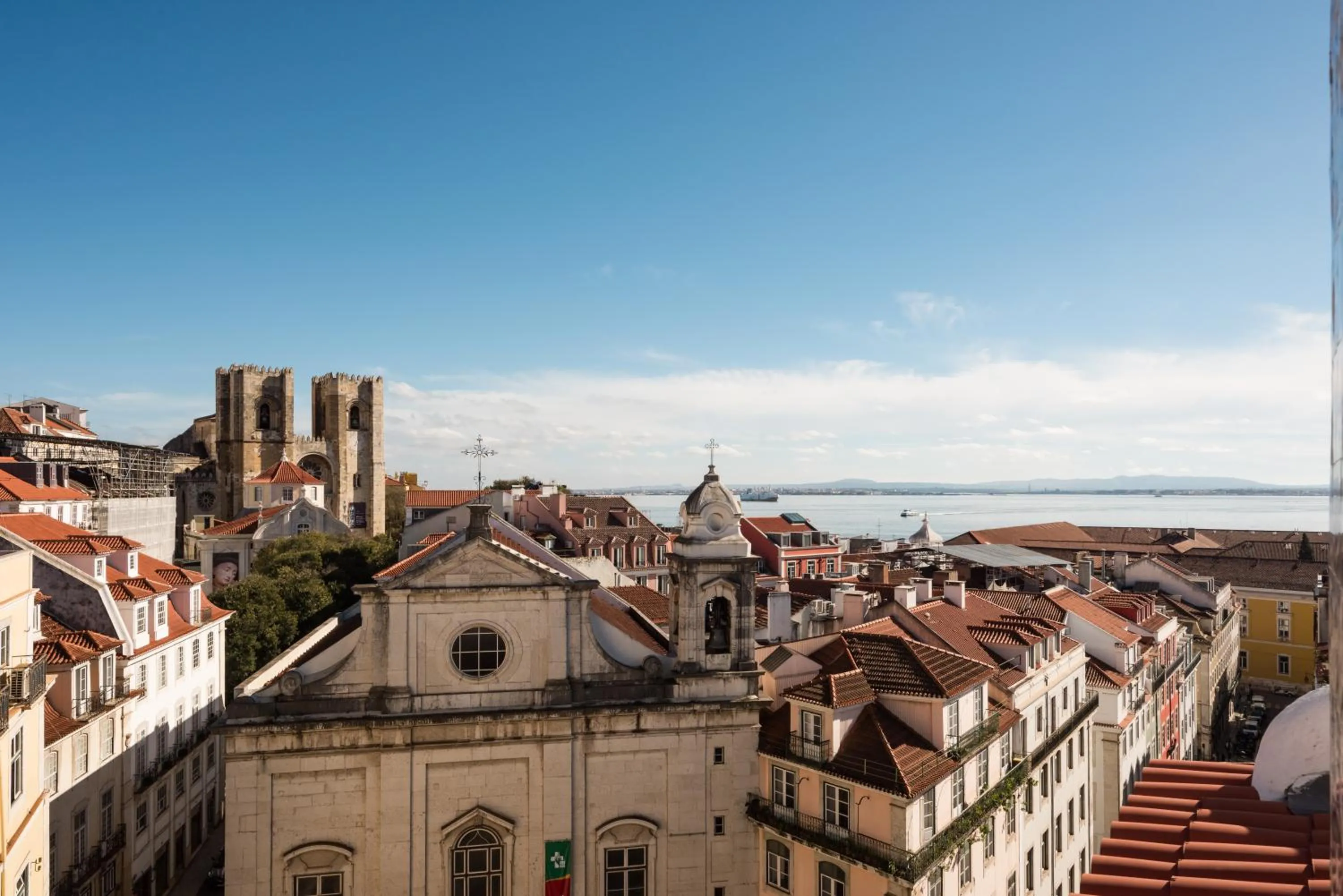 City view in Ando Living - Madalena House