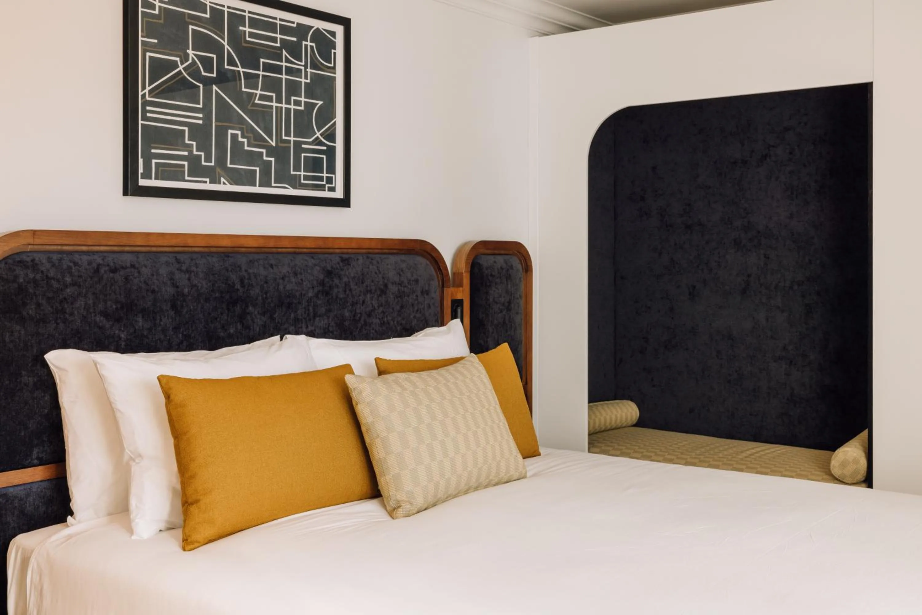 Bedroom, Bed in Ando Living - Madalena House