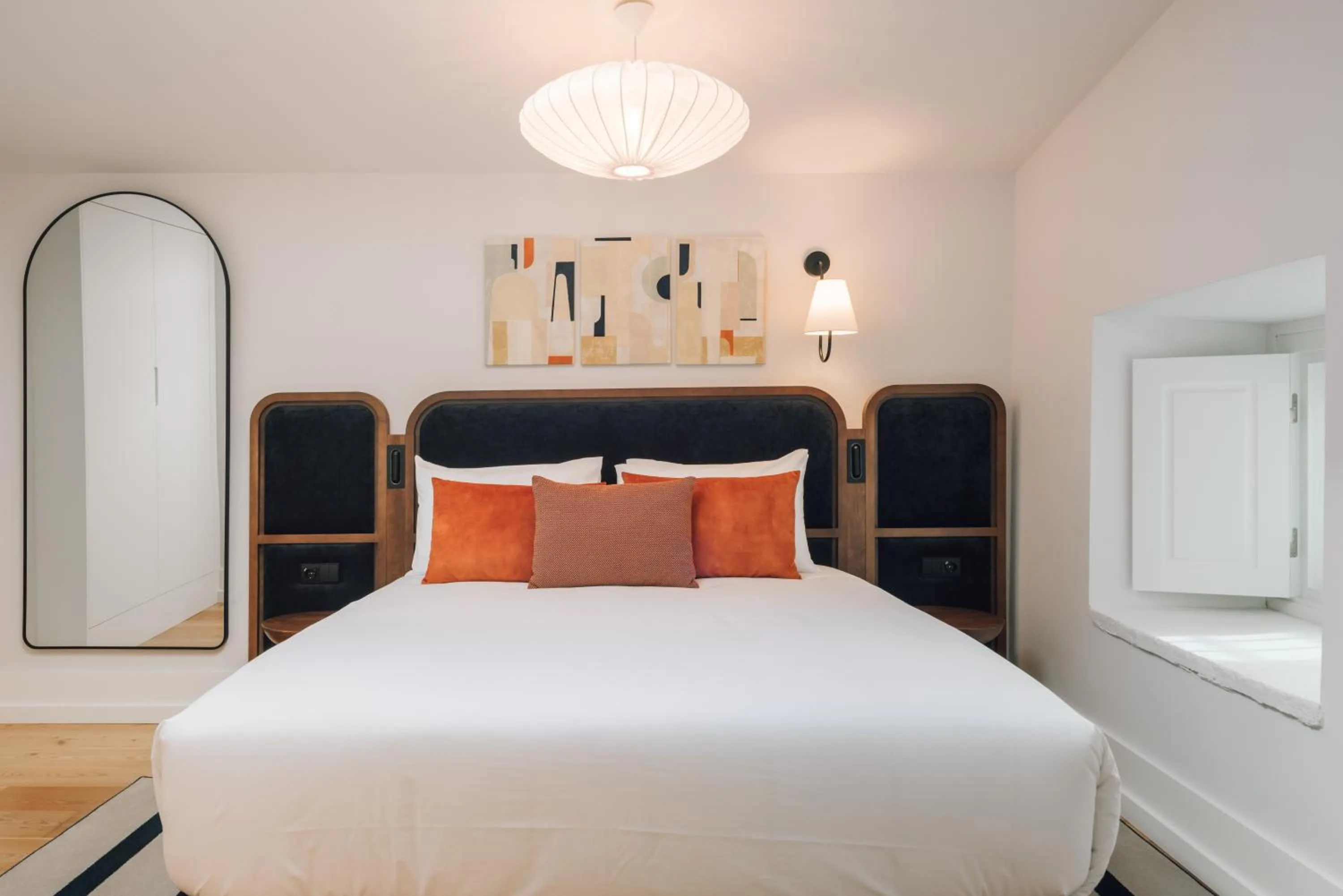 Bedroom, Bed in Ando Living - Madalena House