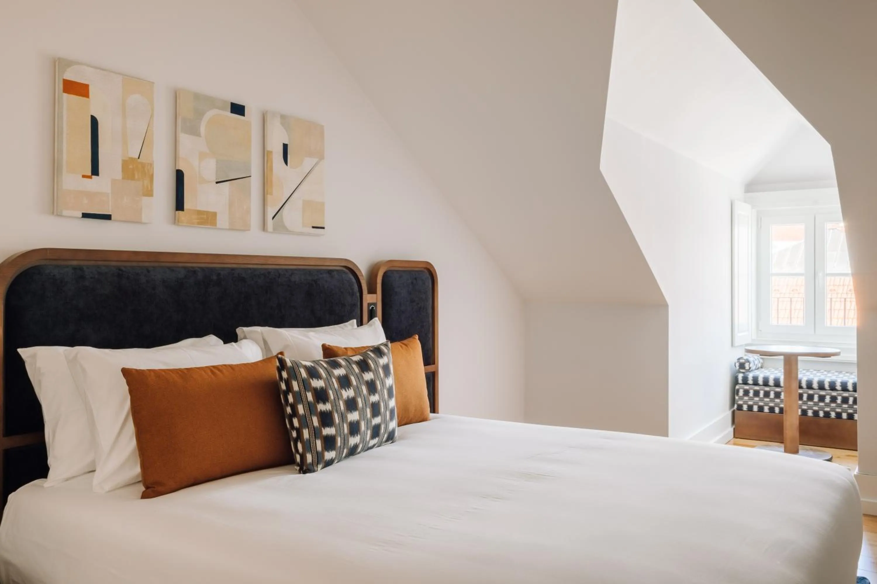 Bedroom, Bed in Ando Living - Madalena House