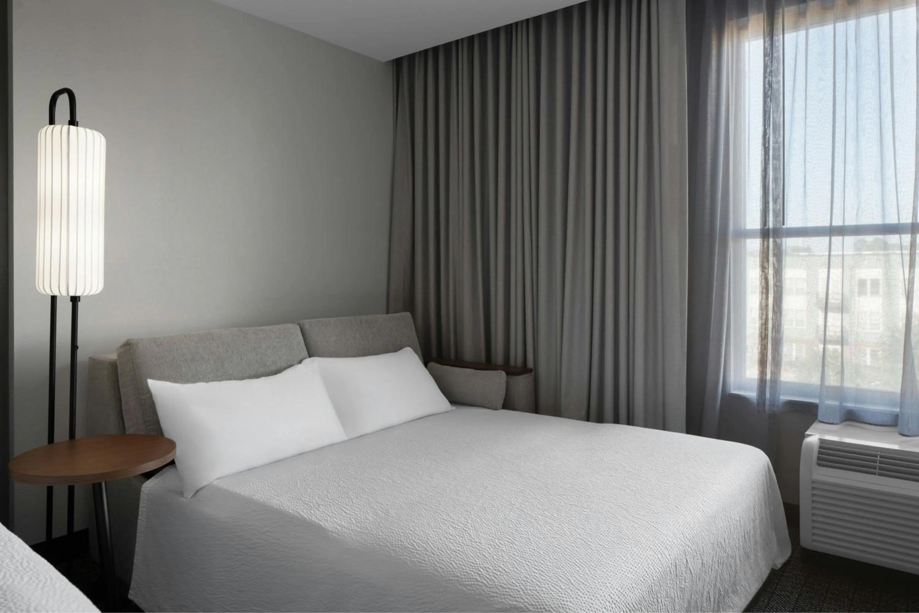 Photo of the whole room, Bed in Courtyard by Marriott Charleston Summerville