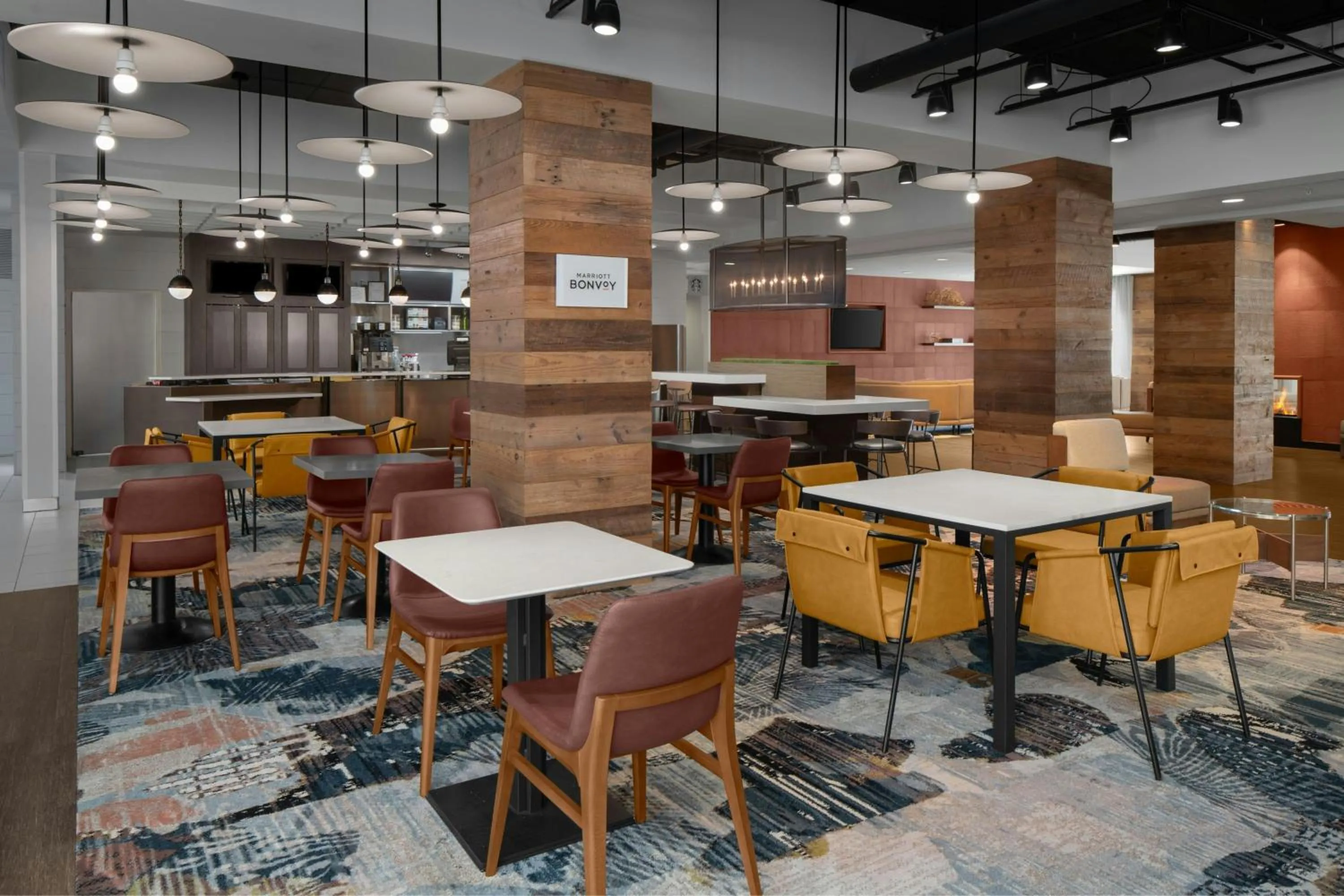 Restaurant/places to eat in Courtyard by Marriott Charleston Summerville