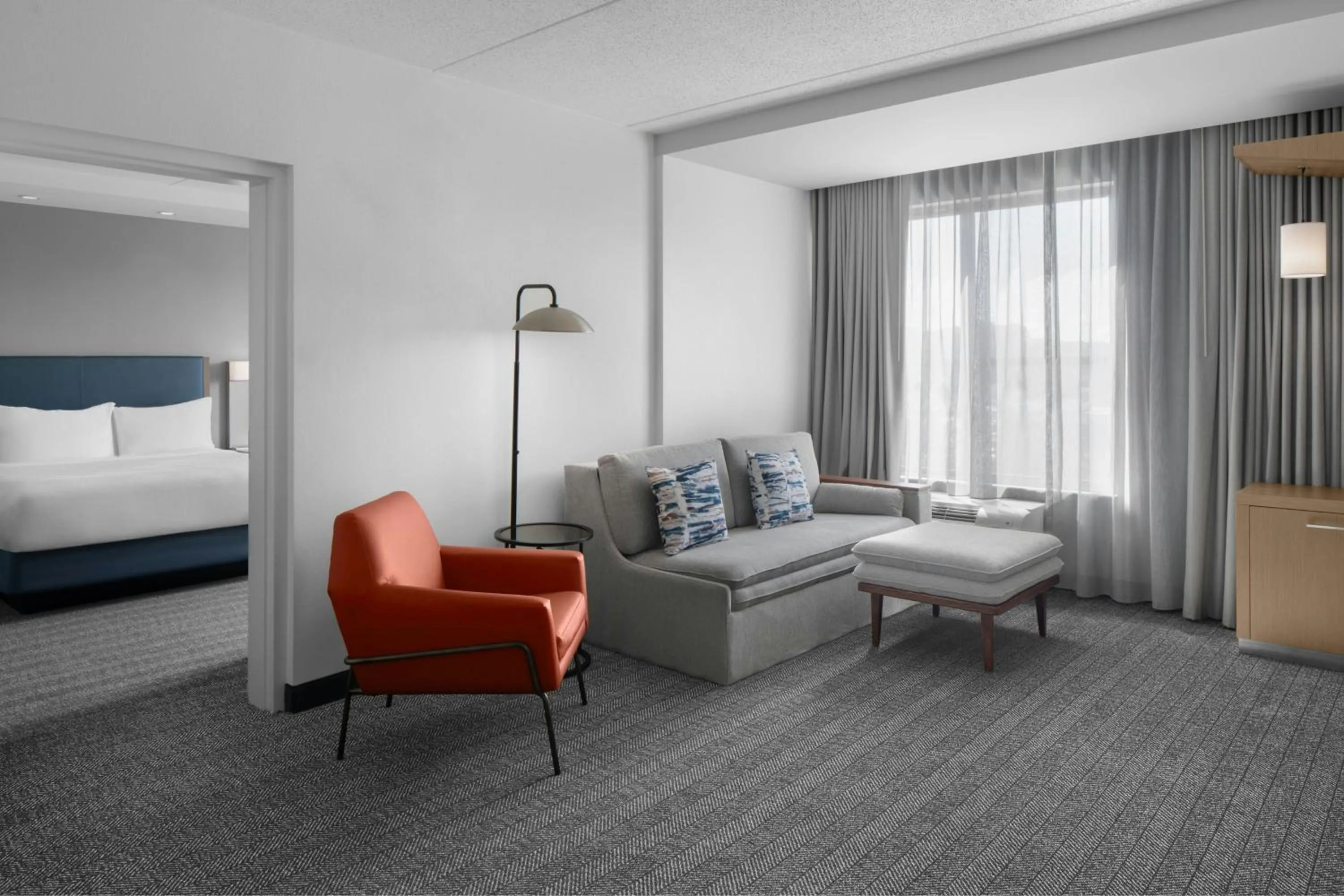 Bedroom, Bed in Courtyard by Marriott Charleston Summerville