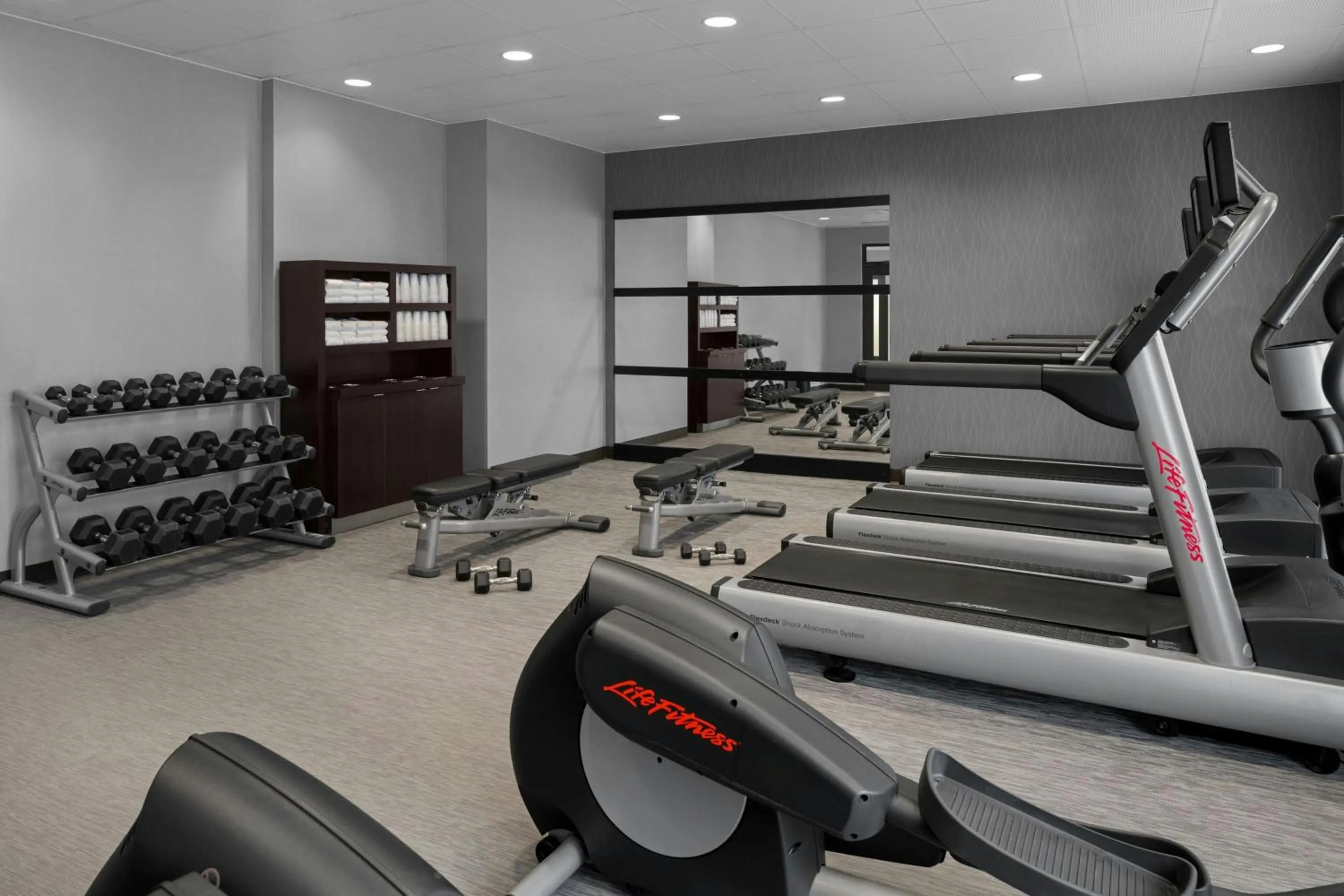 Fitness centre/facilities in Courtyard by Marriott Charleston Summerville