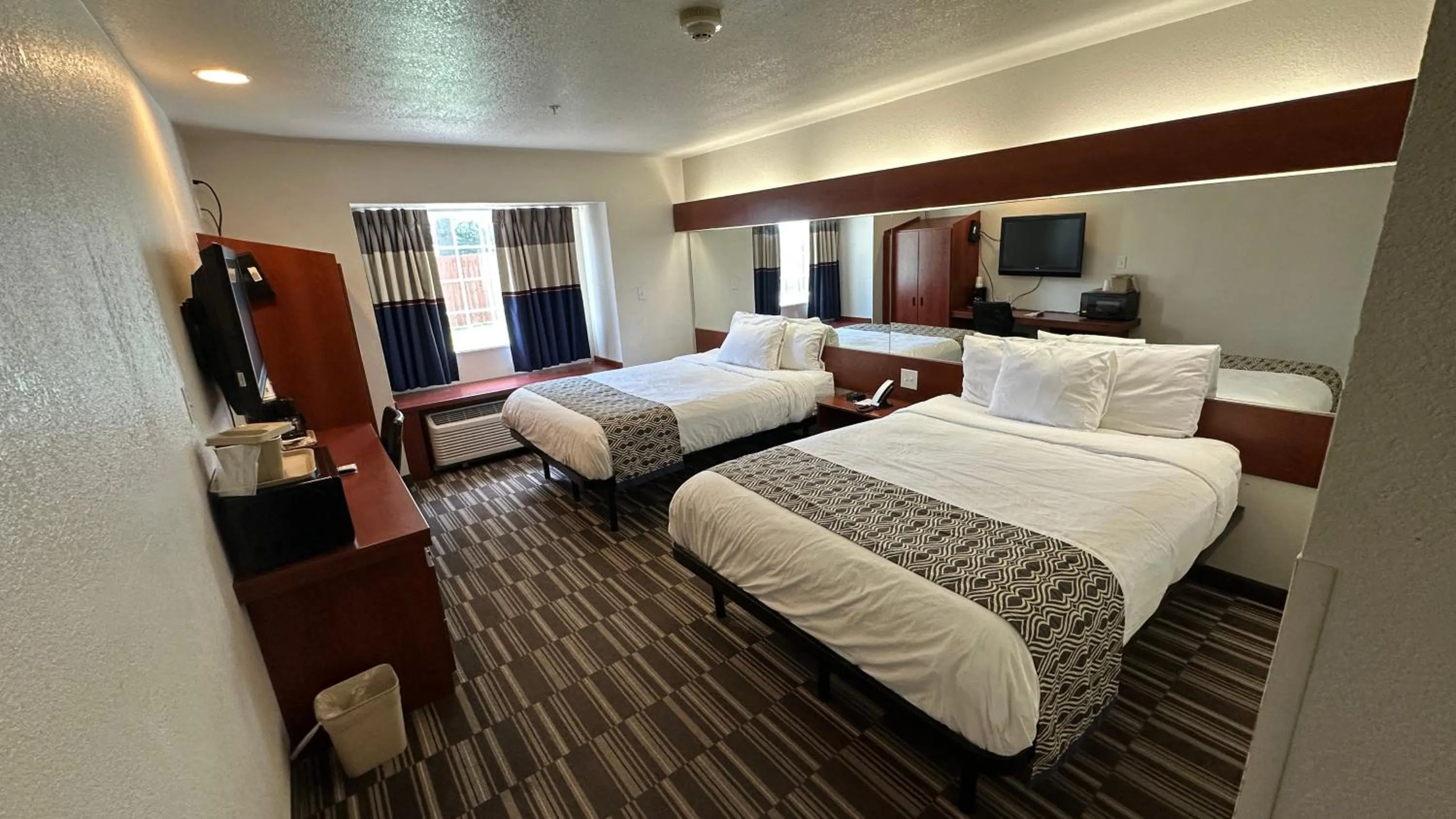 Bedroom, Bed in Microtel Inn and Suites By Wyndham Miami OK