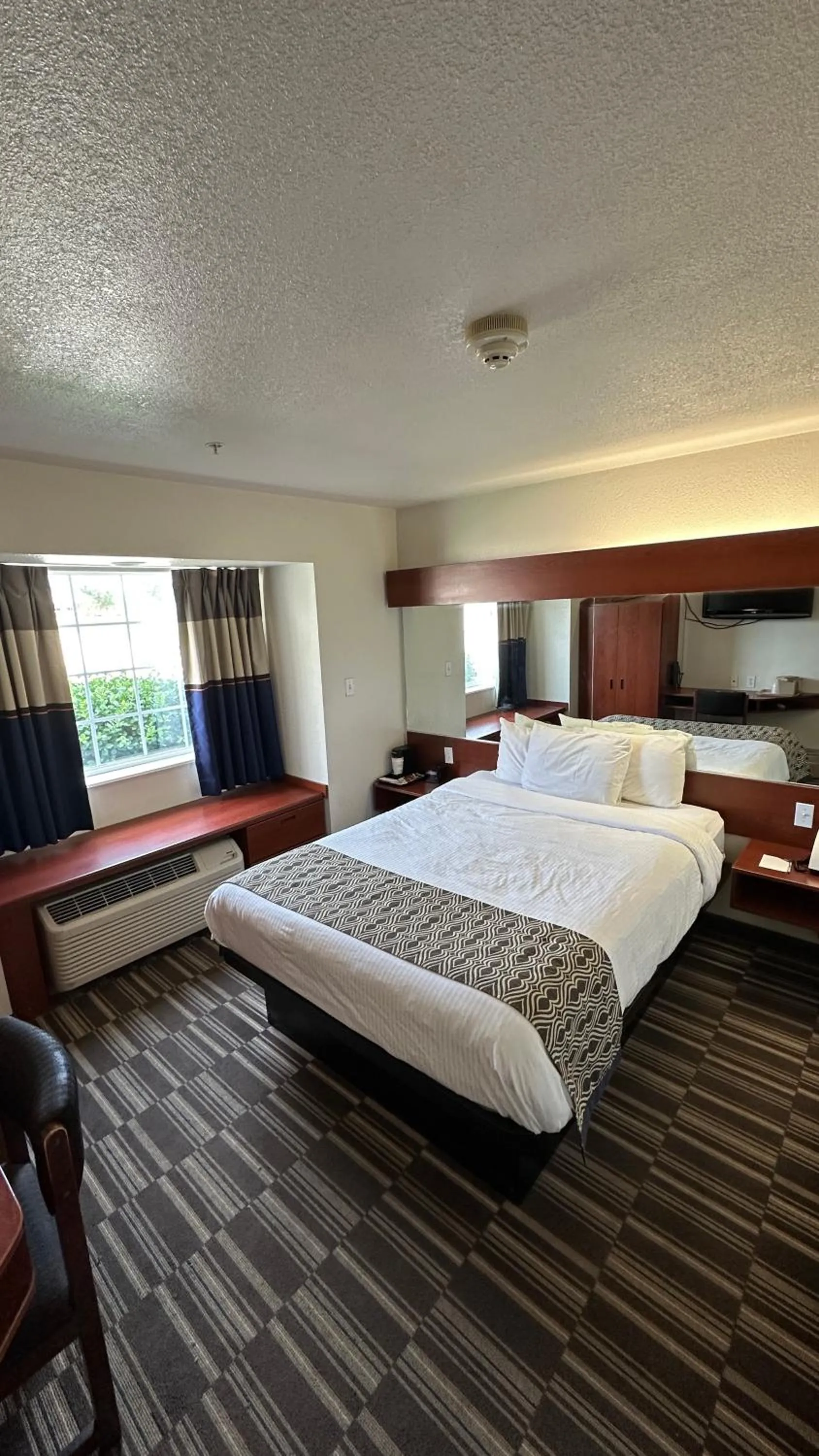 Bedroom, Bed in Microtel Inn and Suites By Wyndham Miami OK