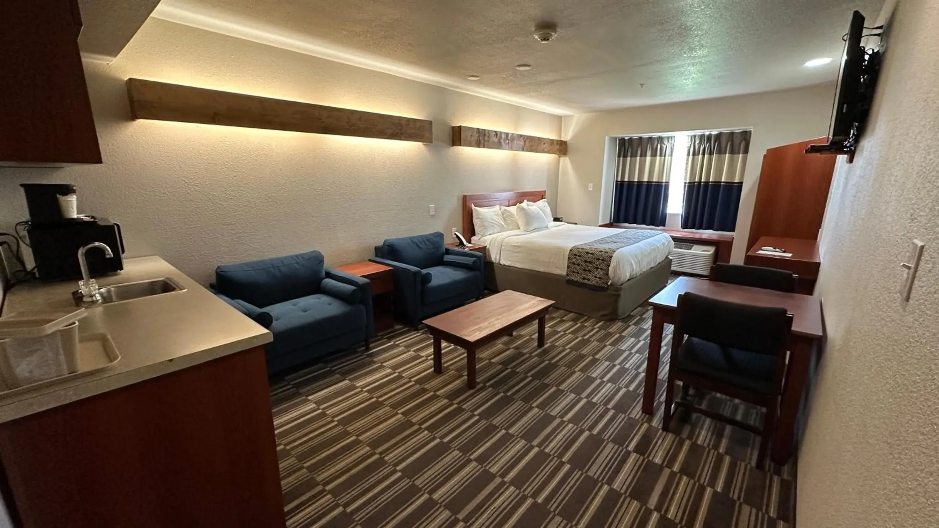 Bedroom, Bed in Microtel Inn and Suites By Wyndham Miami OK Bedroom, Bed in Microtel Inn and Suites By Wyndham Miami OK