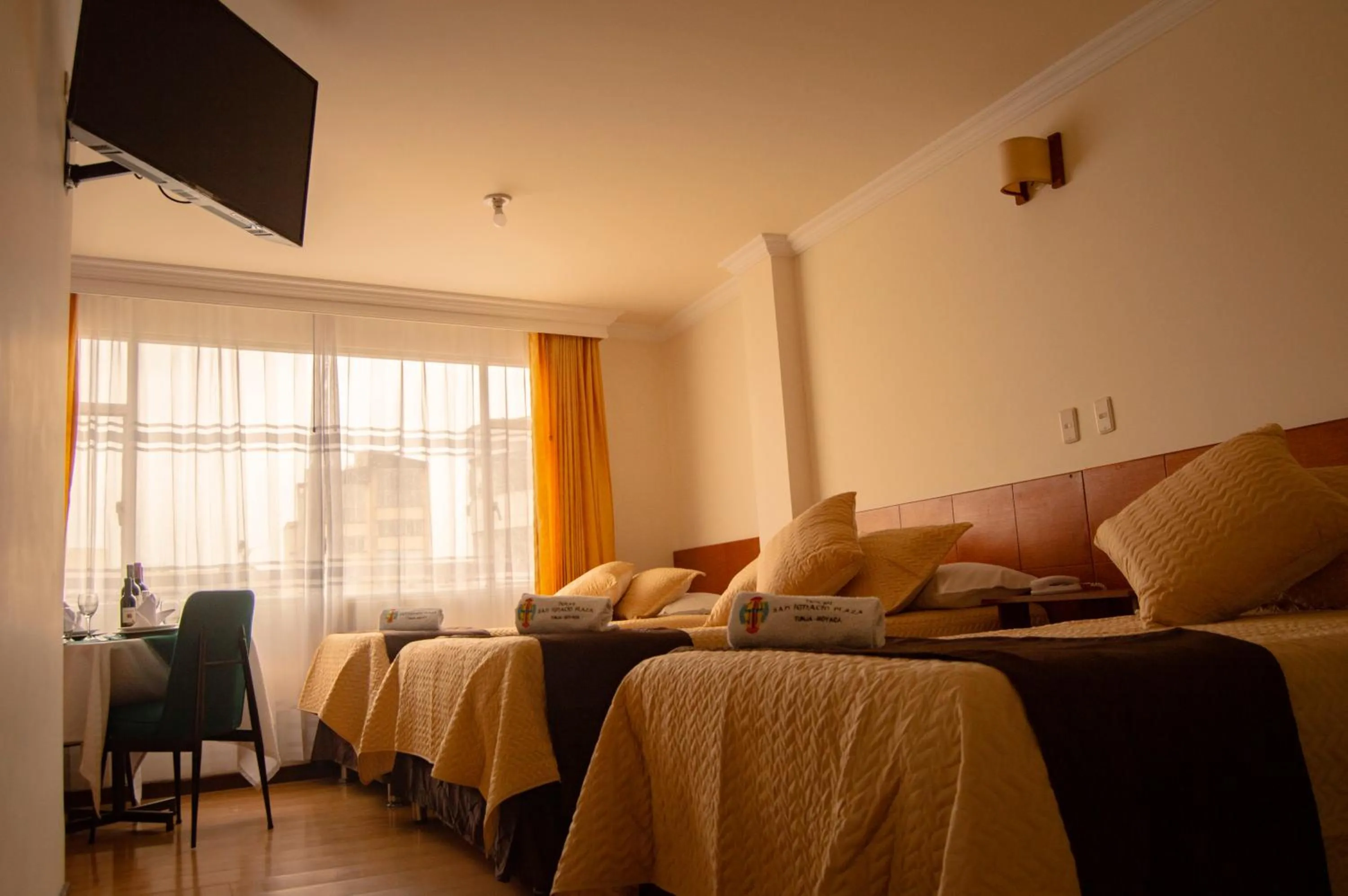 Triple Room in Hotel San Ignacio Plaza