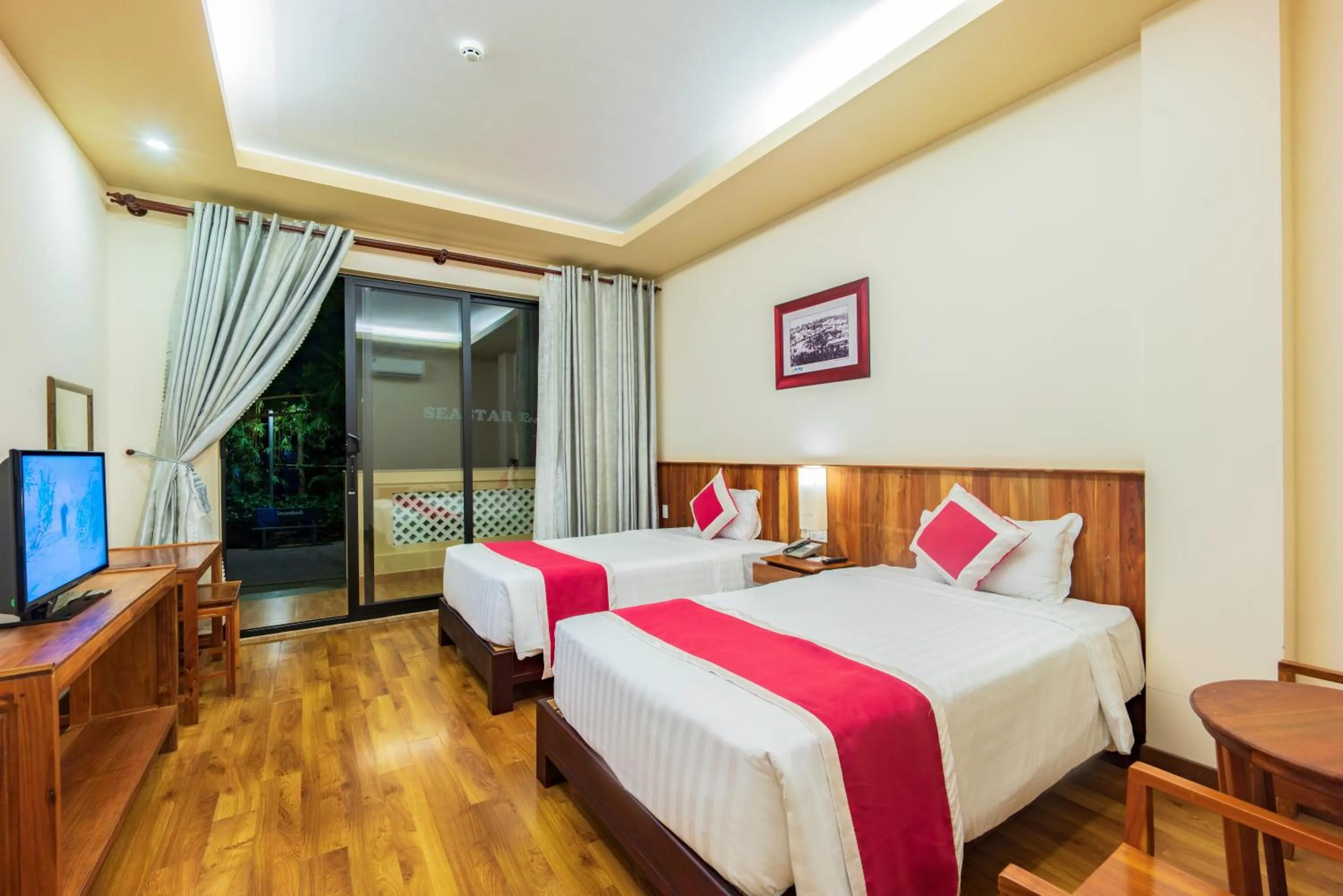 bunk bed, Bed in Sea Star Resort