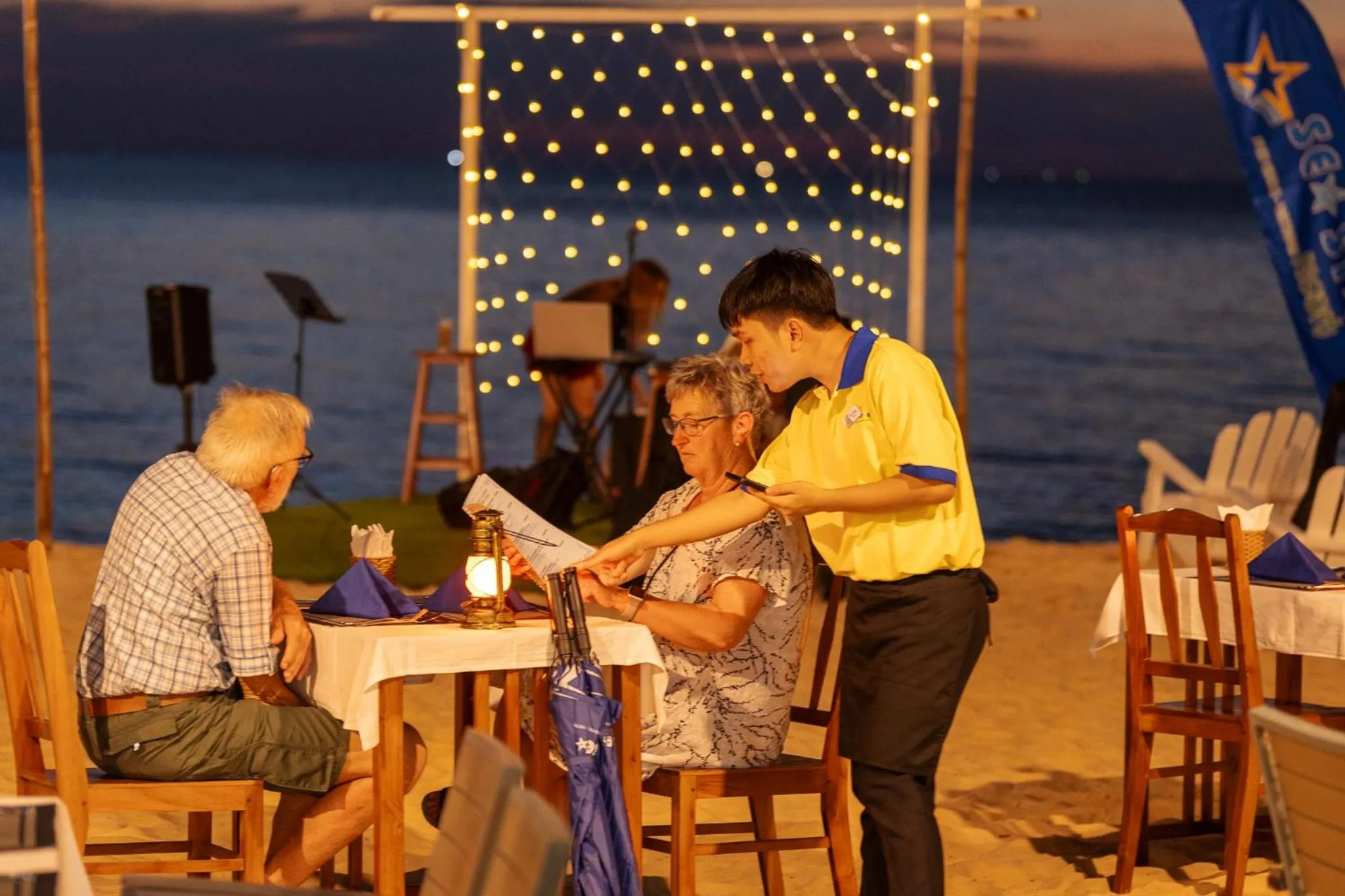 Restaurant/places to eat in Sea Star Resort