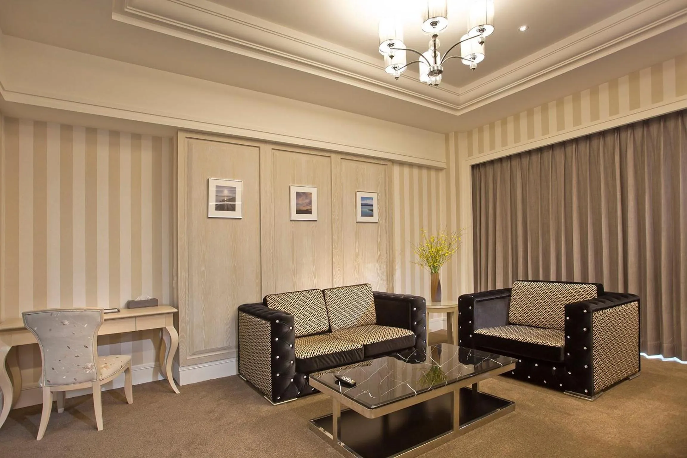 Seating area in Renyi Lake Hotel