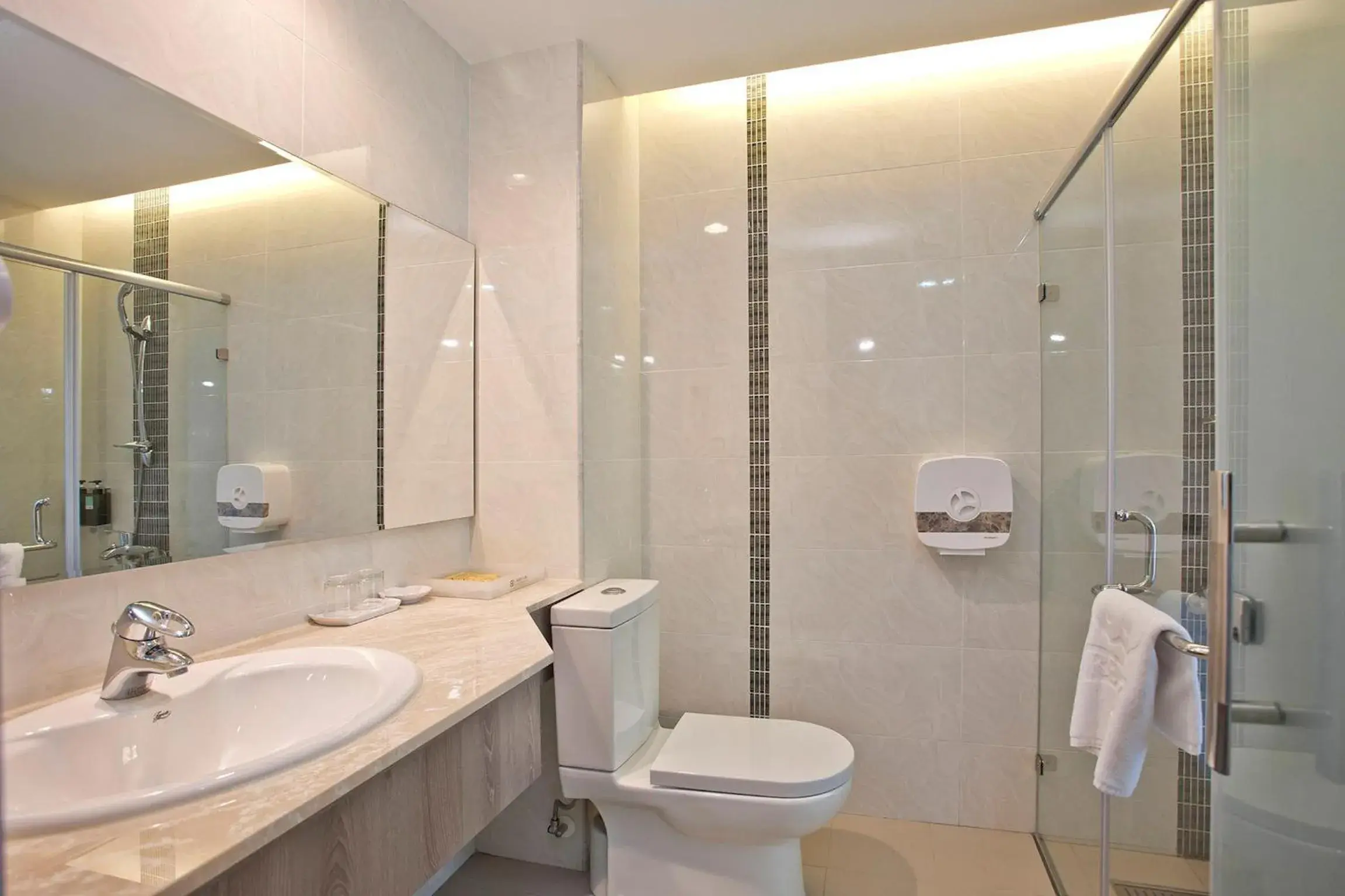 Budget Twin Room in Renyi Lake Hotel Budget Twin Room in Renyi Lake Hotel