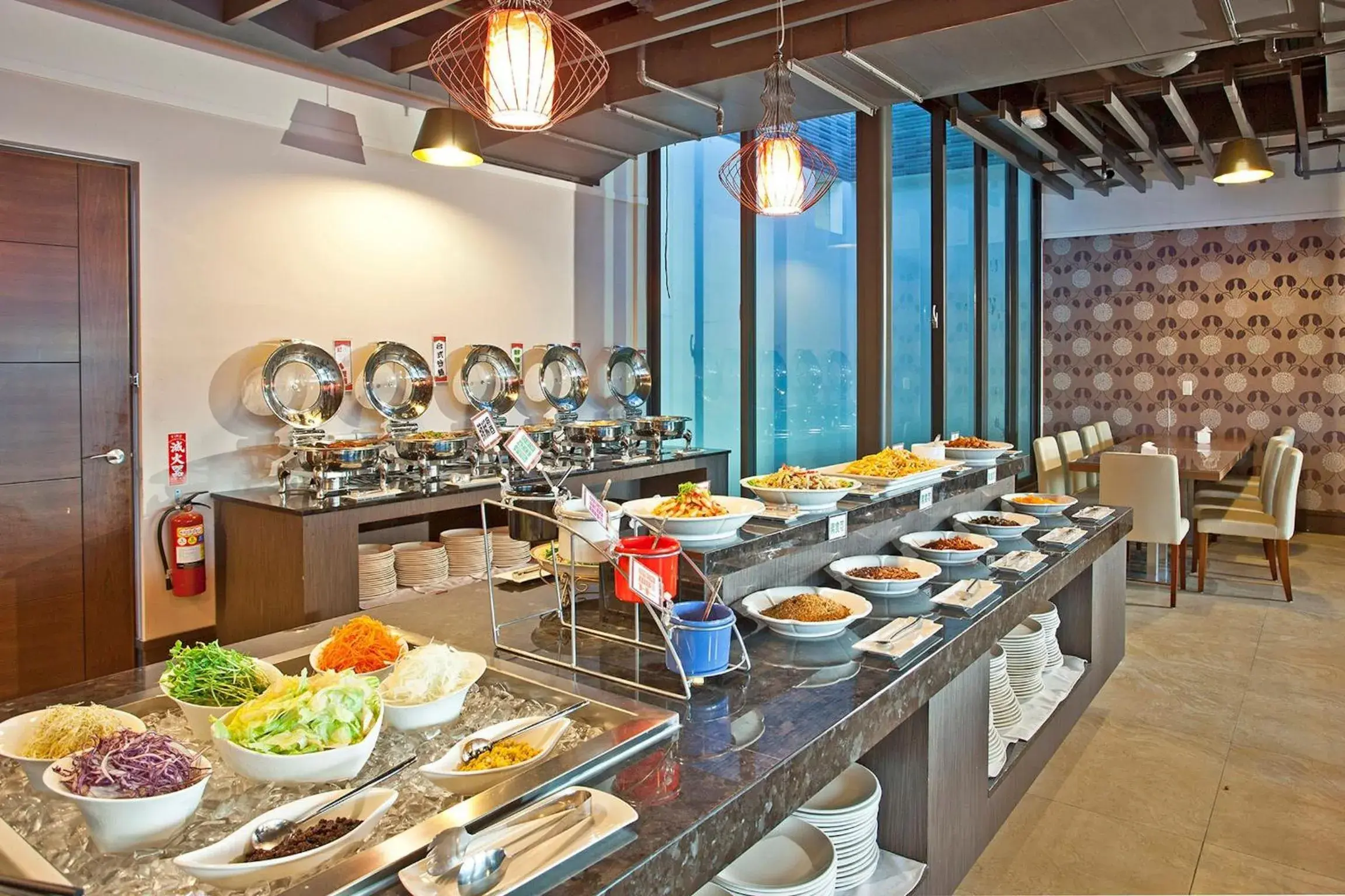 Restaurant/places to eat in Renyi Lake Hotel Restaurant/places to eat in Renyi Lake Hotel