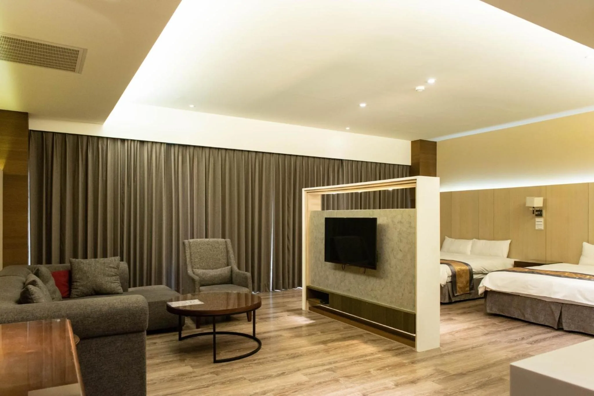 Bed in Renyi Lake Hotel