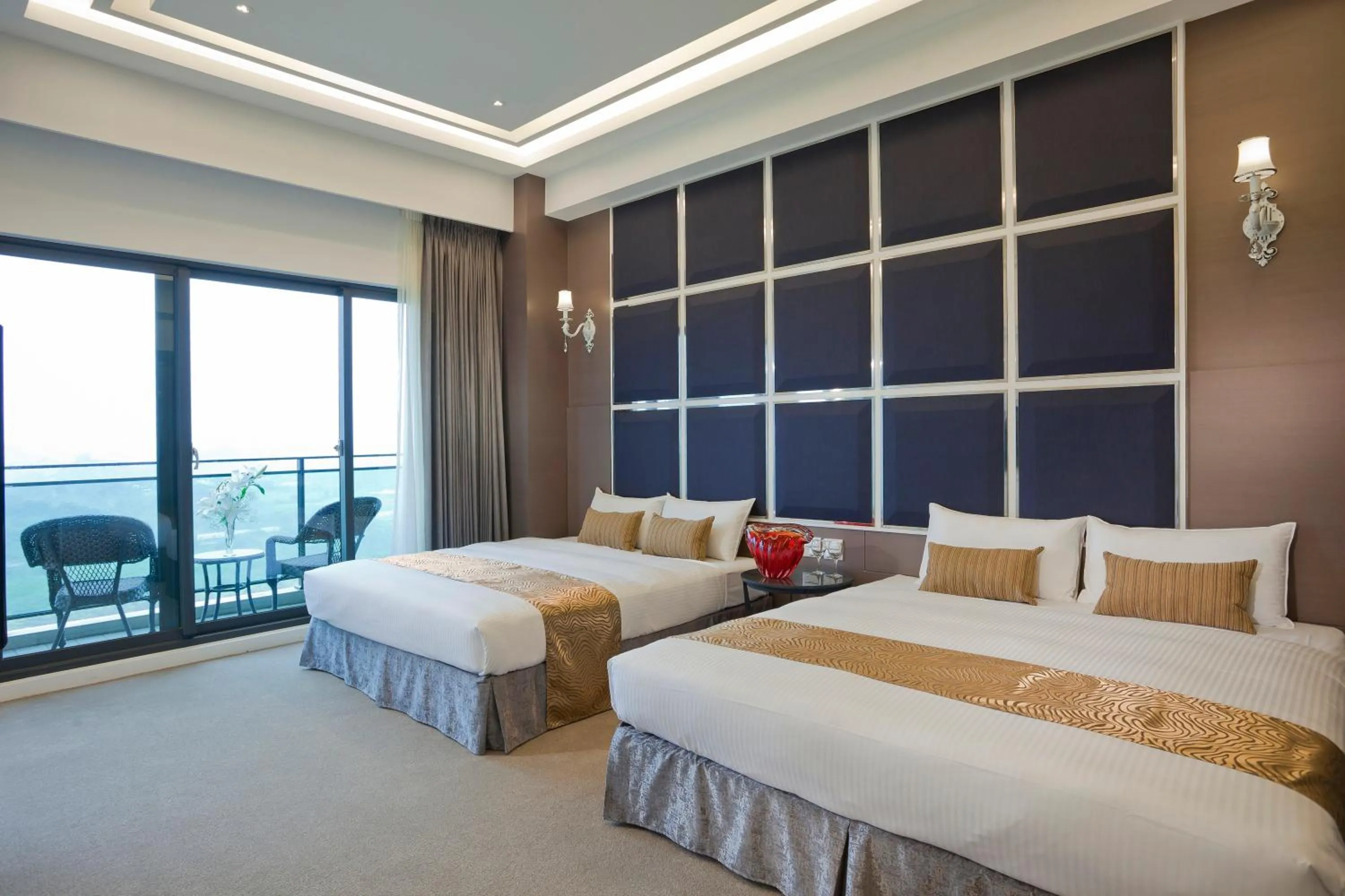 Bed in Renyi Lake Hotel