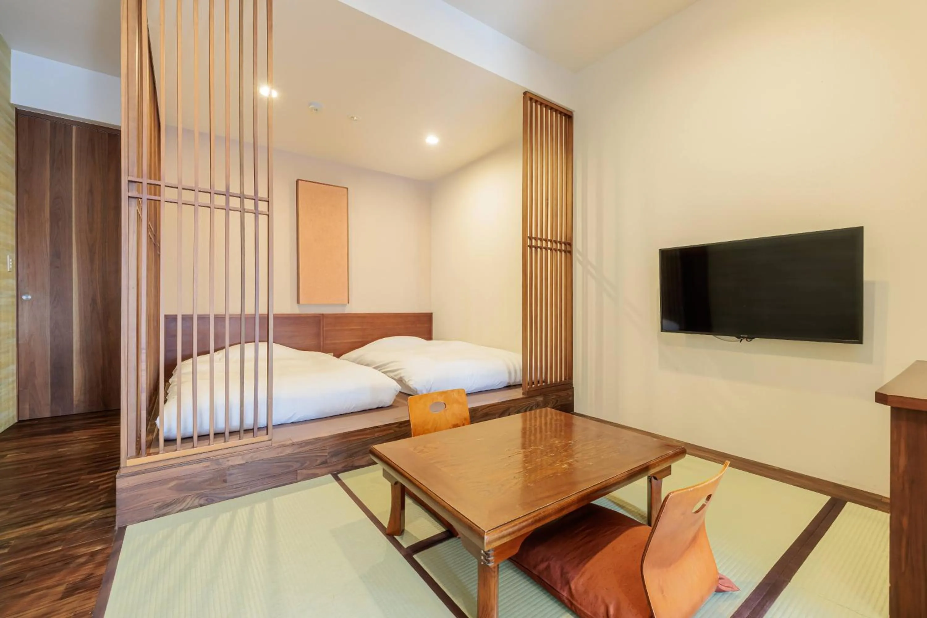 Photo of the whole room, Bed in Sengokuhara Shinanoki Ichinoyu