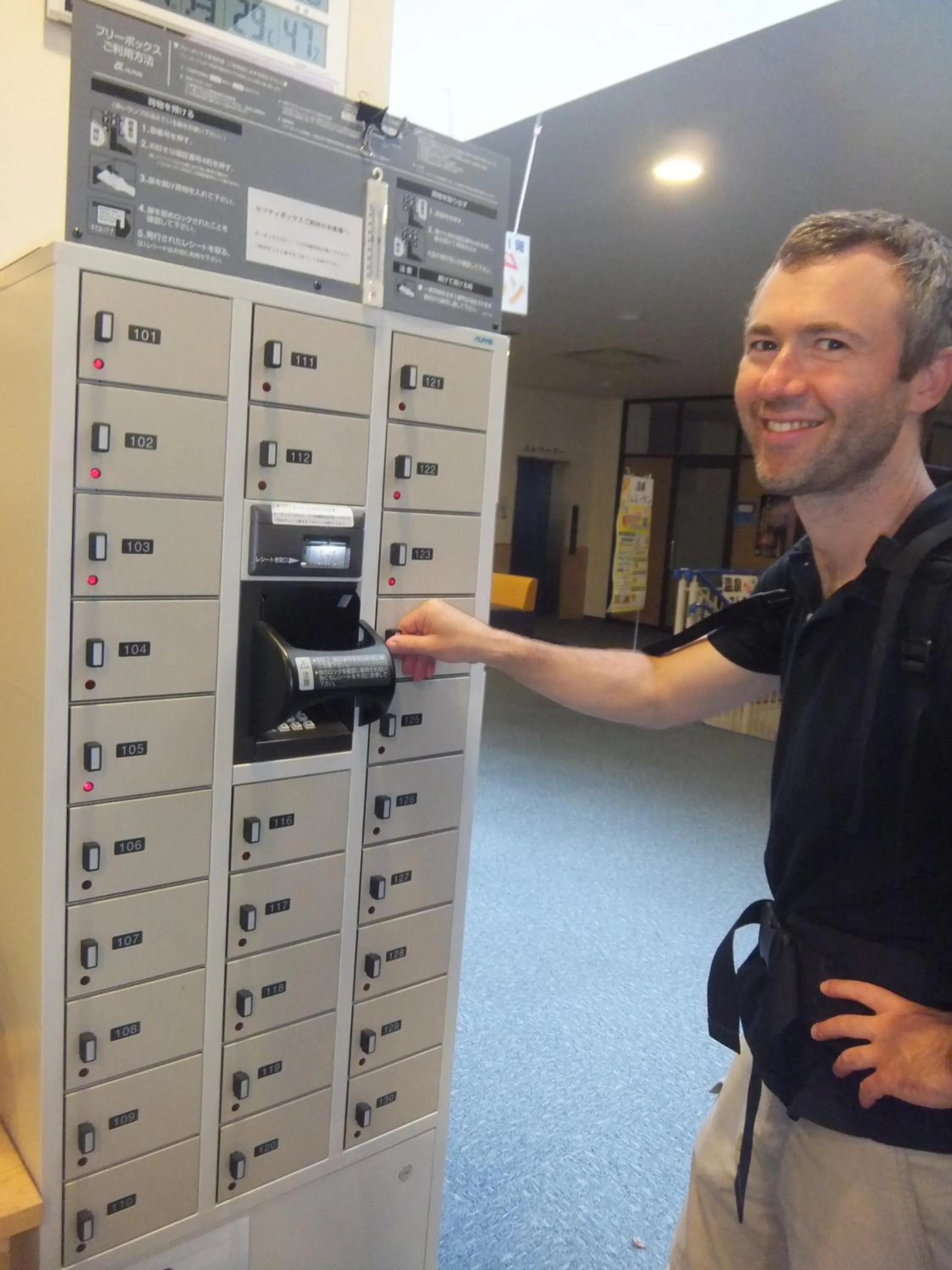 People in Natural Onsen Hostel Hidamari no Yu