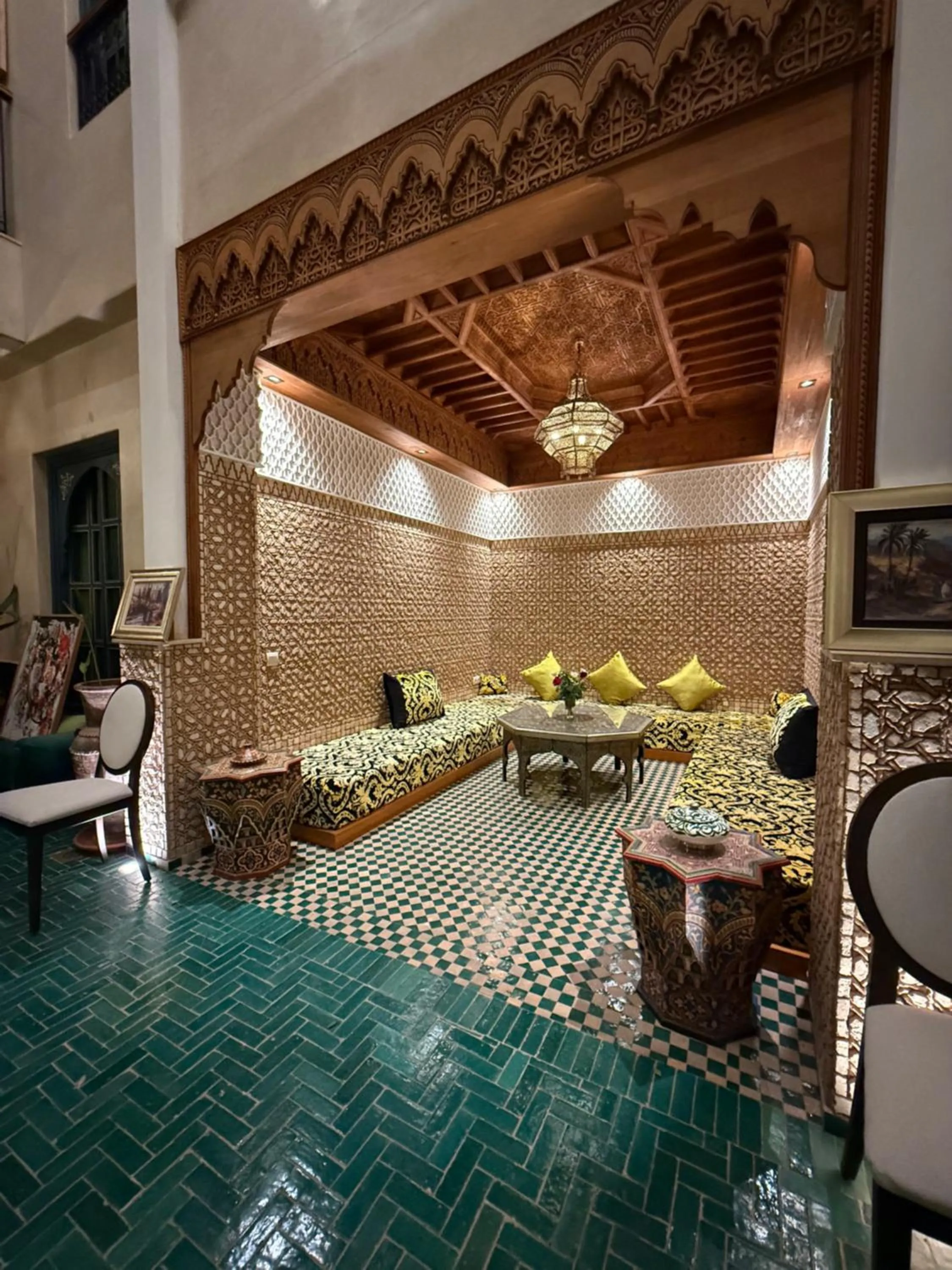 Living room in Riad Atrium & Spa