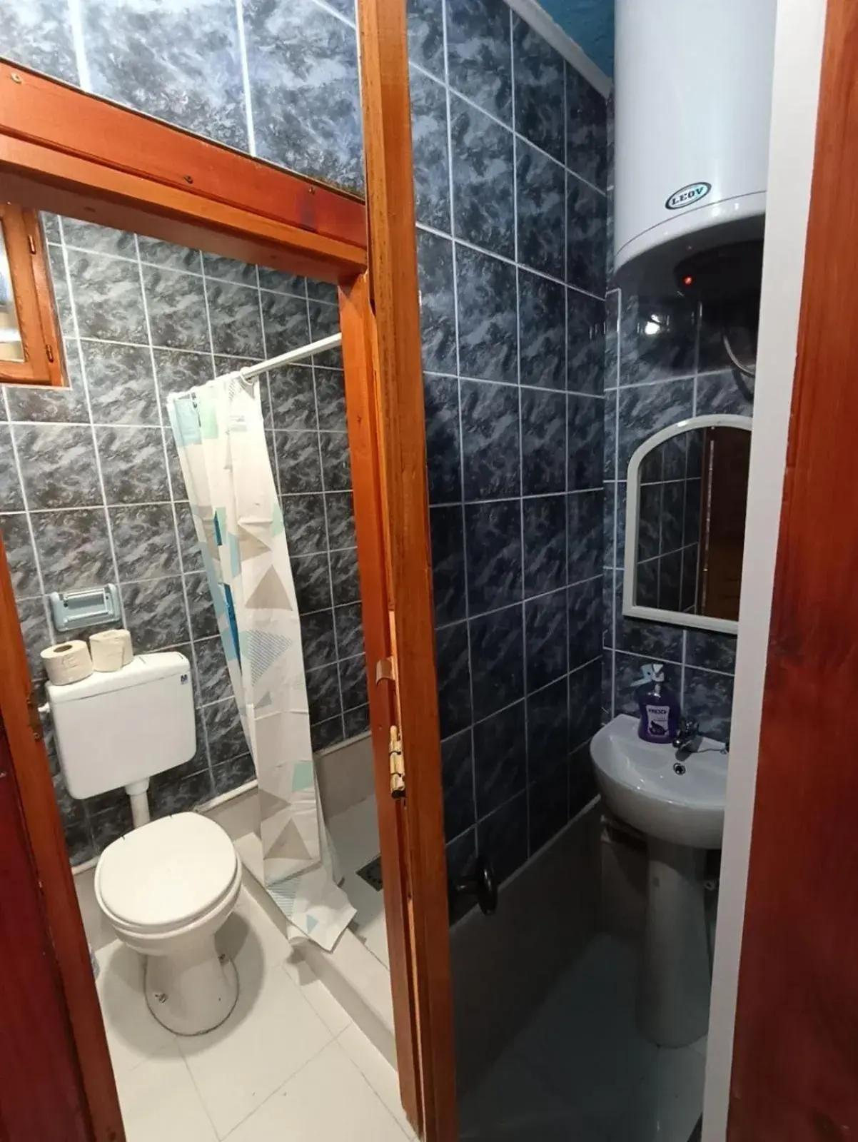 Economy Triple Room with Shared Bathroom in Apartments & Rooms Vitko Economy Triple Room with Shared Bathroom in Apartments & Rooms Vitko