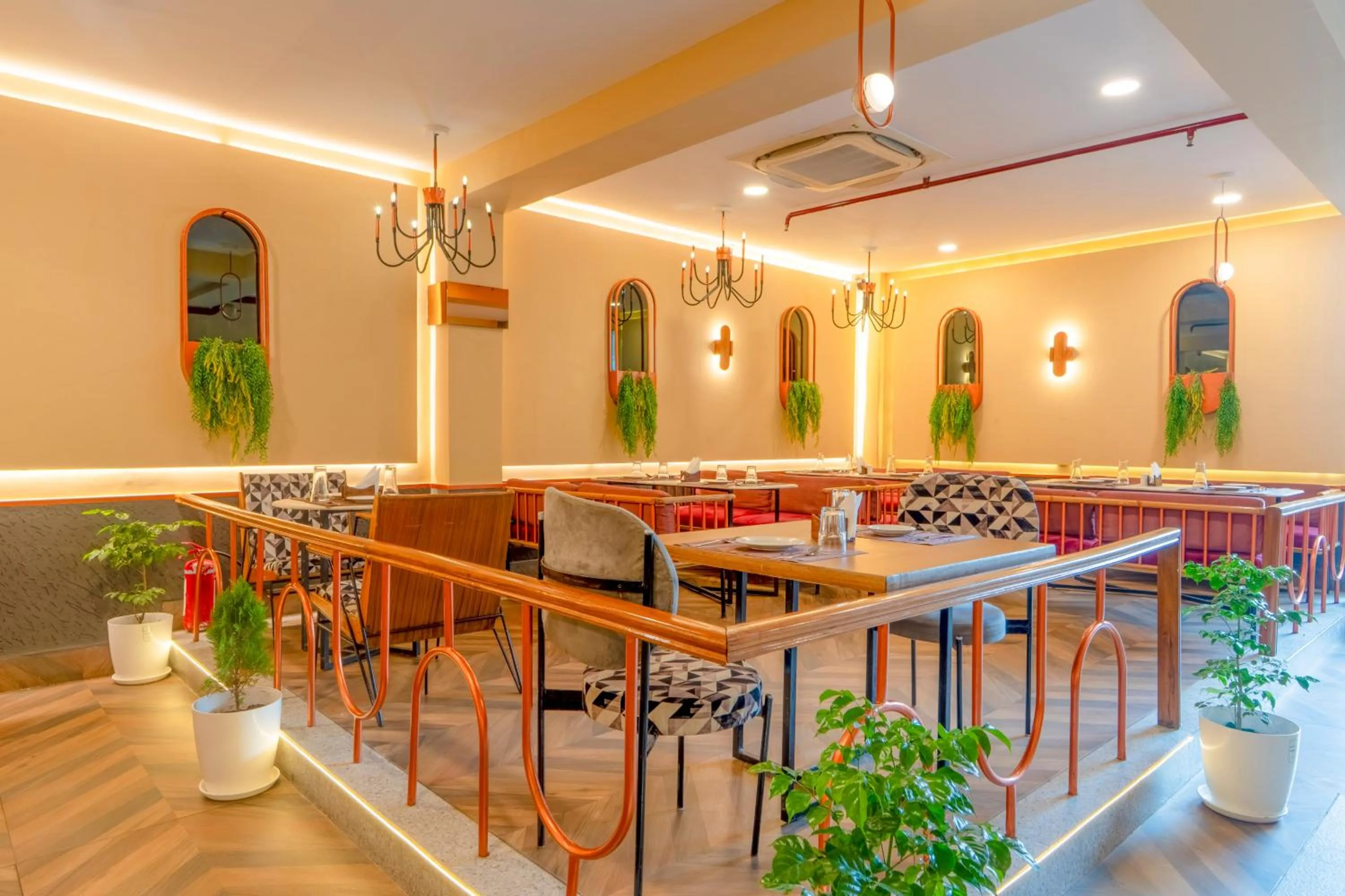 Restaurant/places to eat in Treebo Shivam Inn Near Singapore Mall