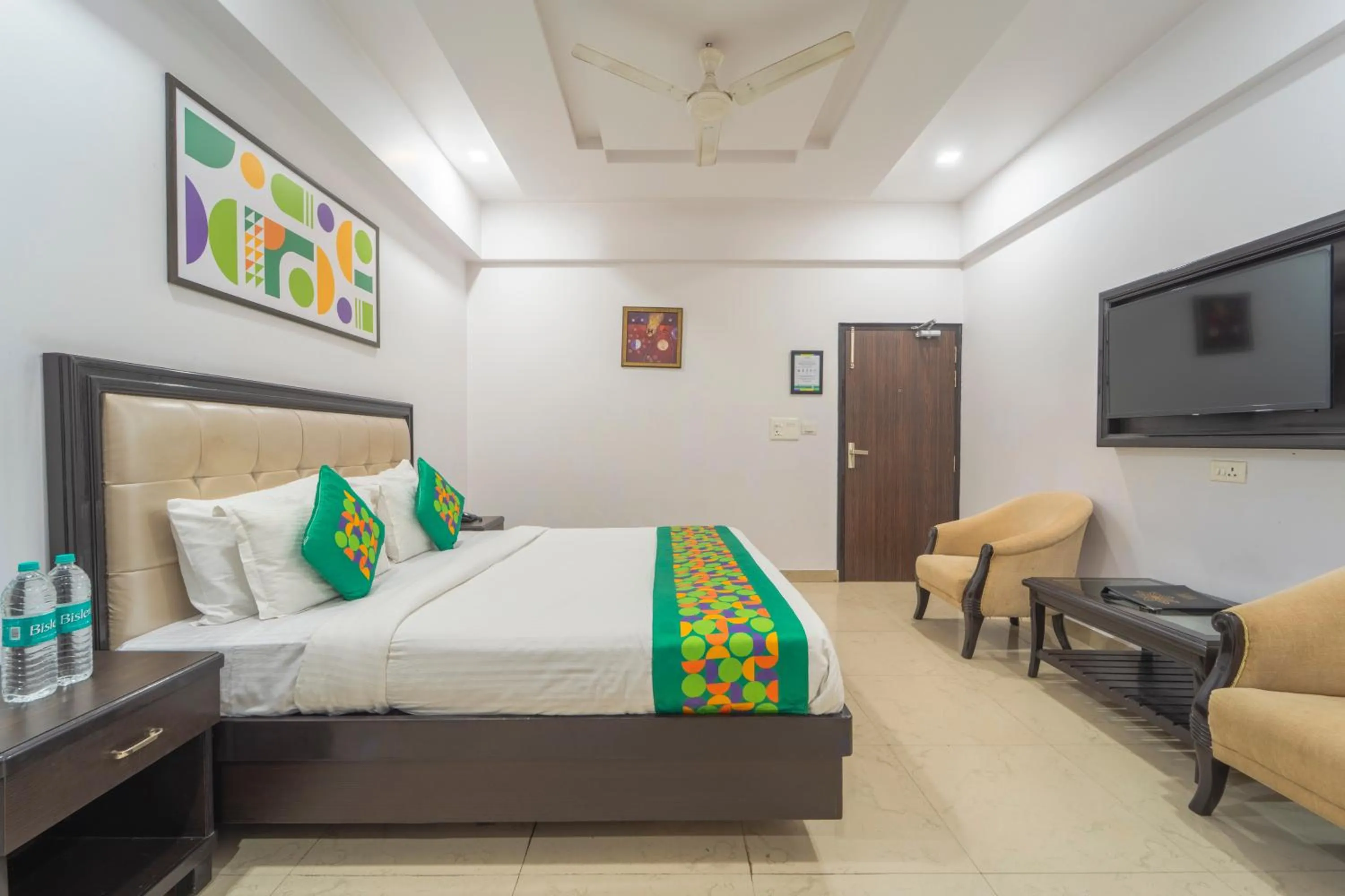 Bedroom, Bed in Treebo Shivam Inn Near Singapore Mall