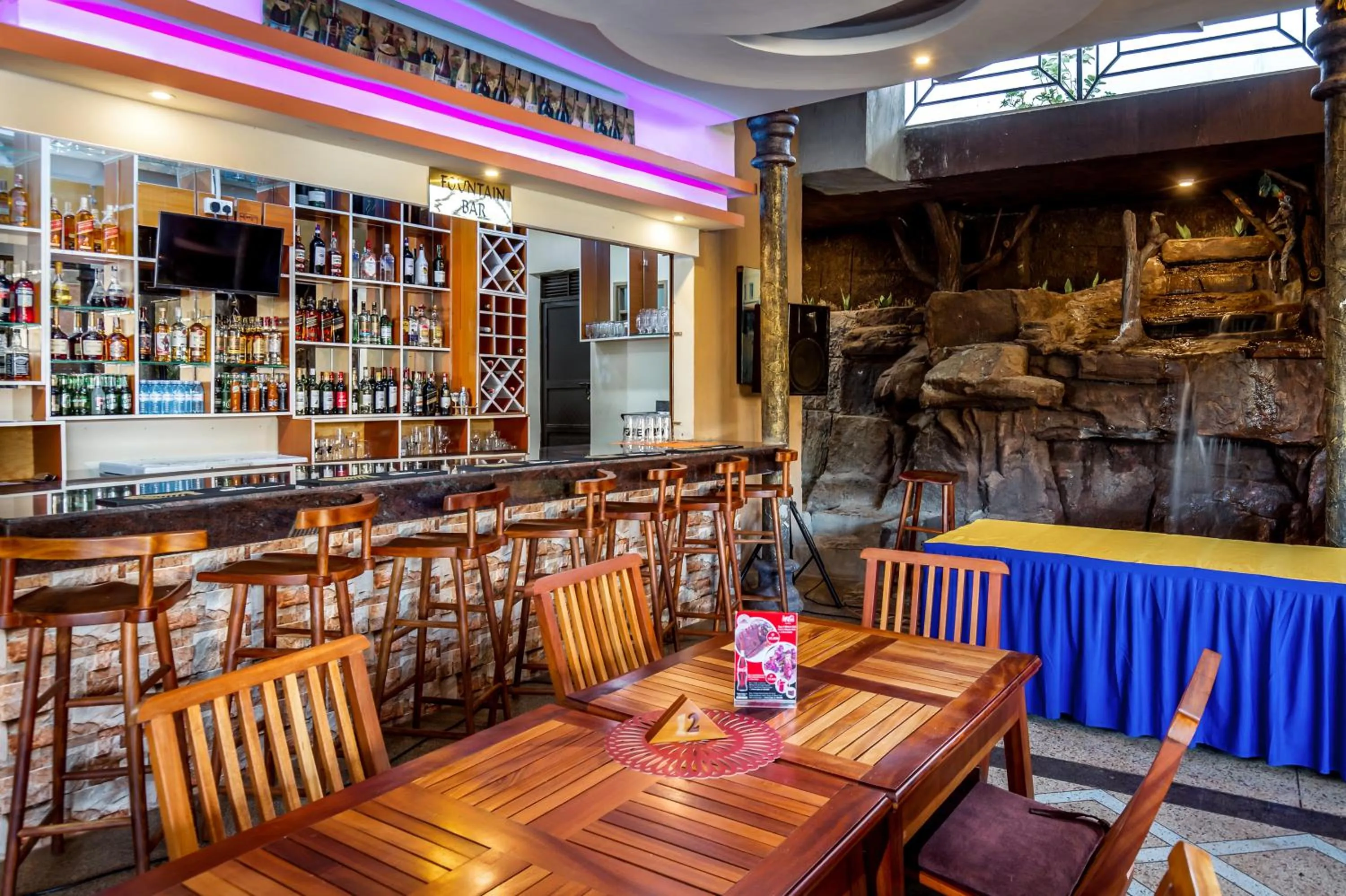 Lounge or bar in Keba Xpress Hotel - Entebbe