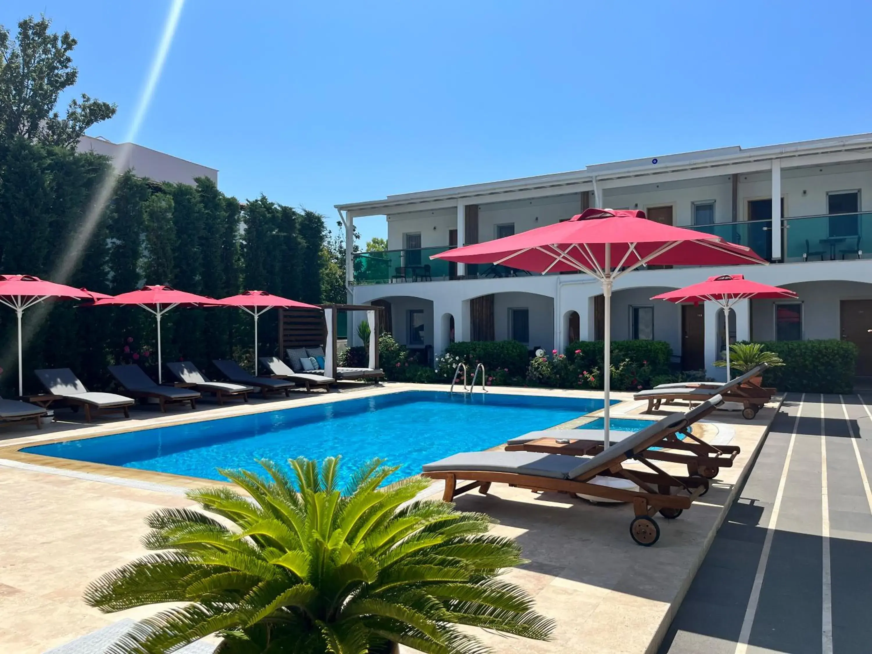 Swimming pool in The Losh Hotel Swimming pool in The Losh Hotel