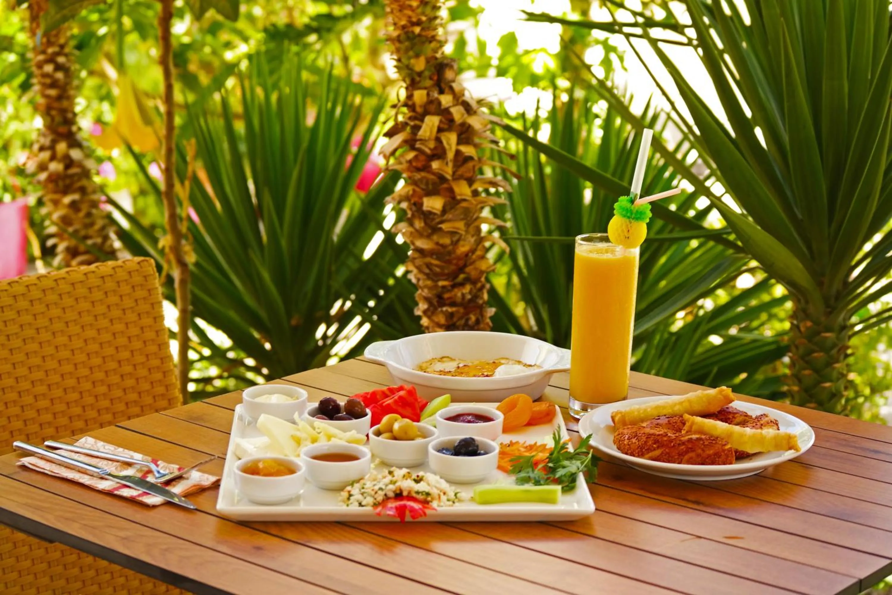 Restaurant/places to eat in The Losh Hotel