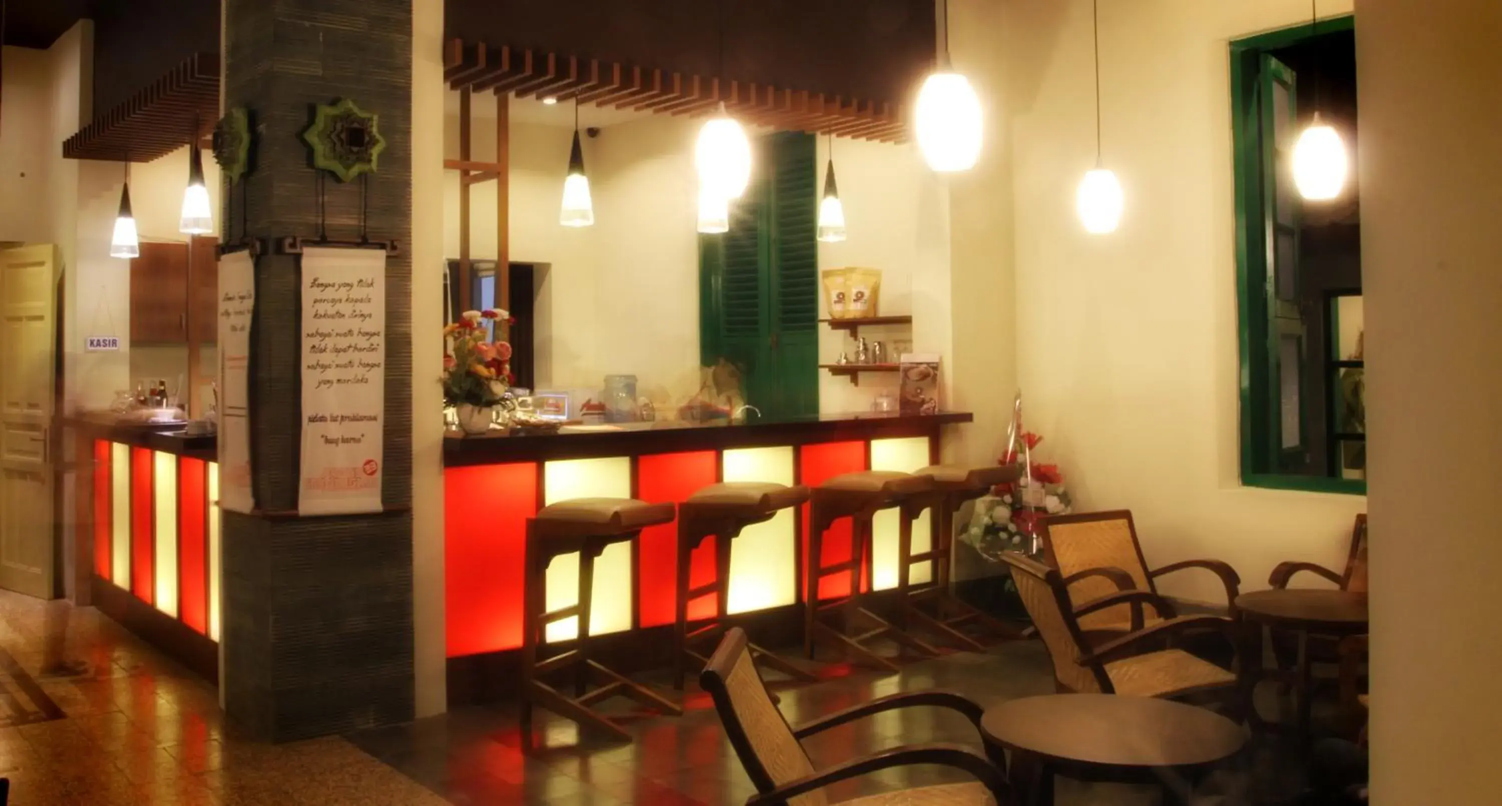 Restaurant/places to eat, Lounge/Bar in Griya Tetirah