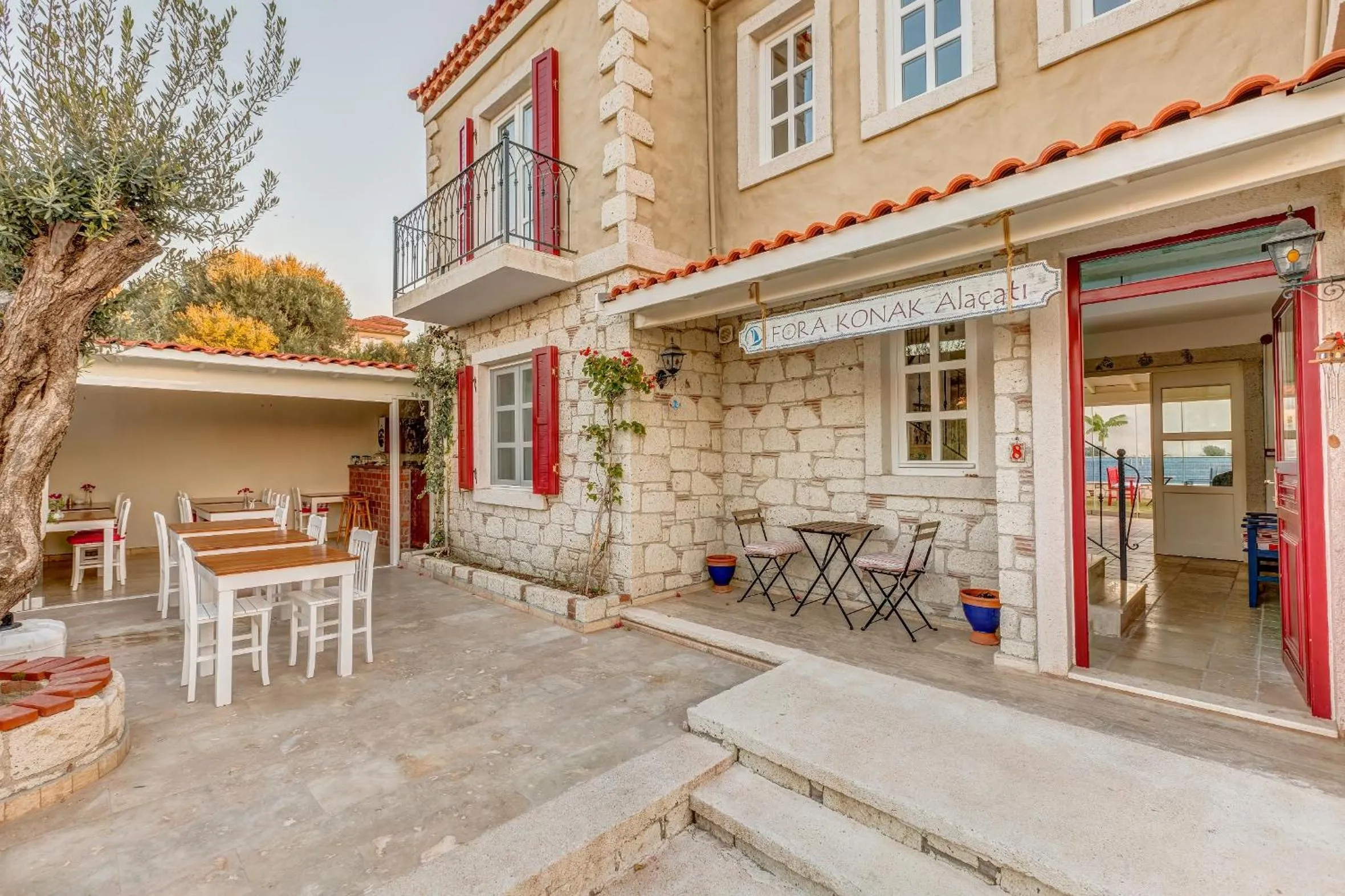 Facade/entrance in Fora Konak Alacati