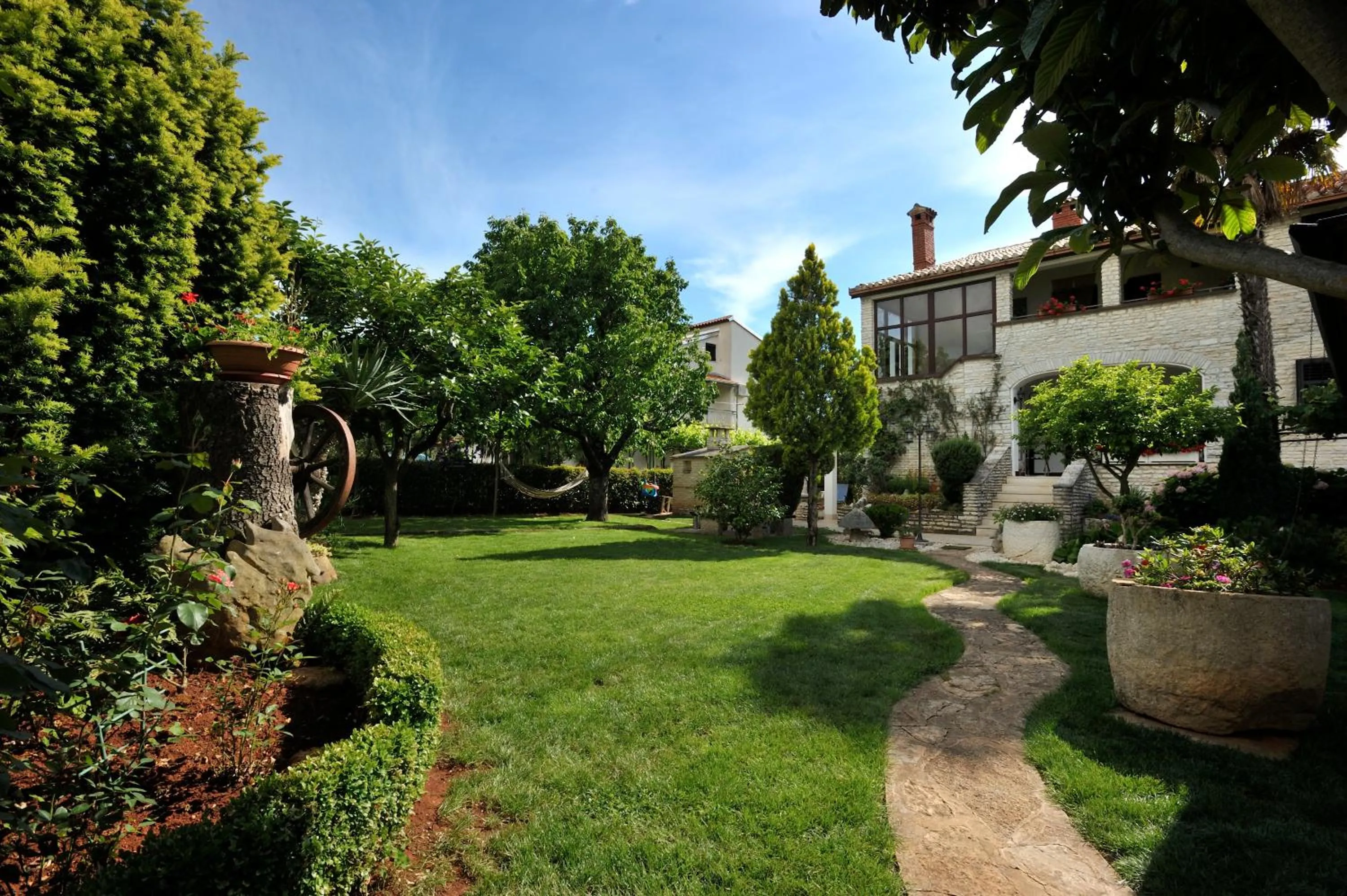 Garden in Apartmani Villa Otilija