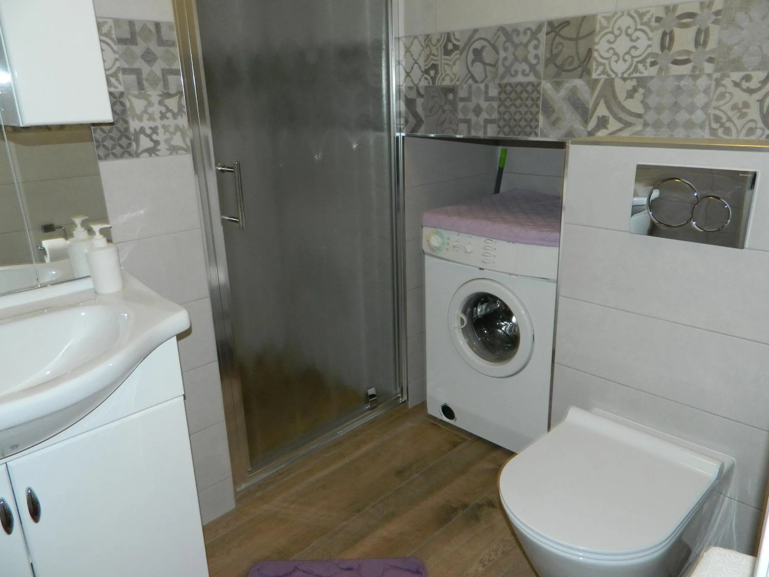 Shower in Apartmani Villa Otilija