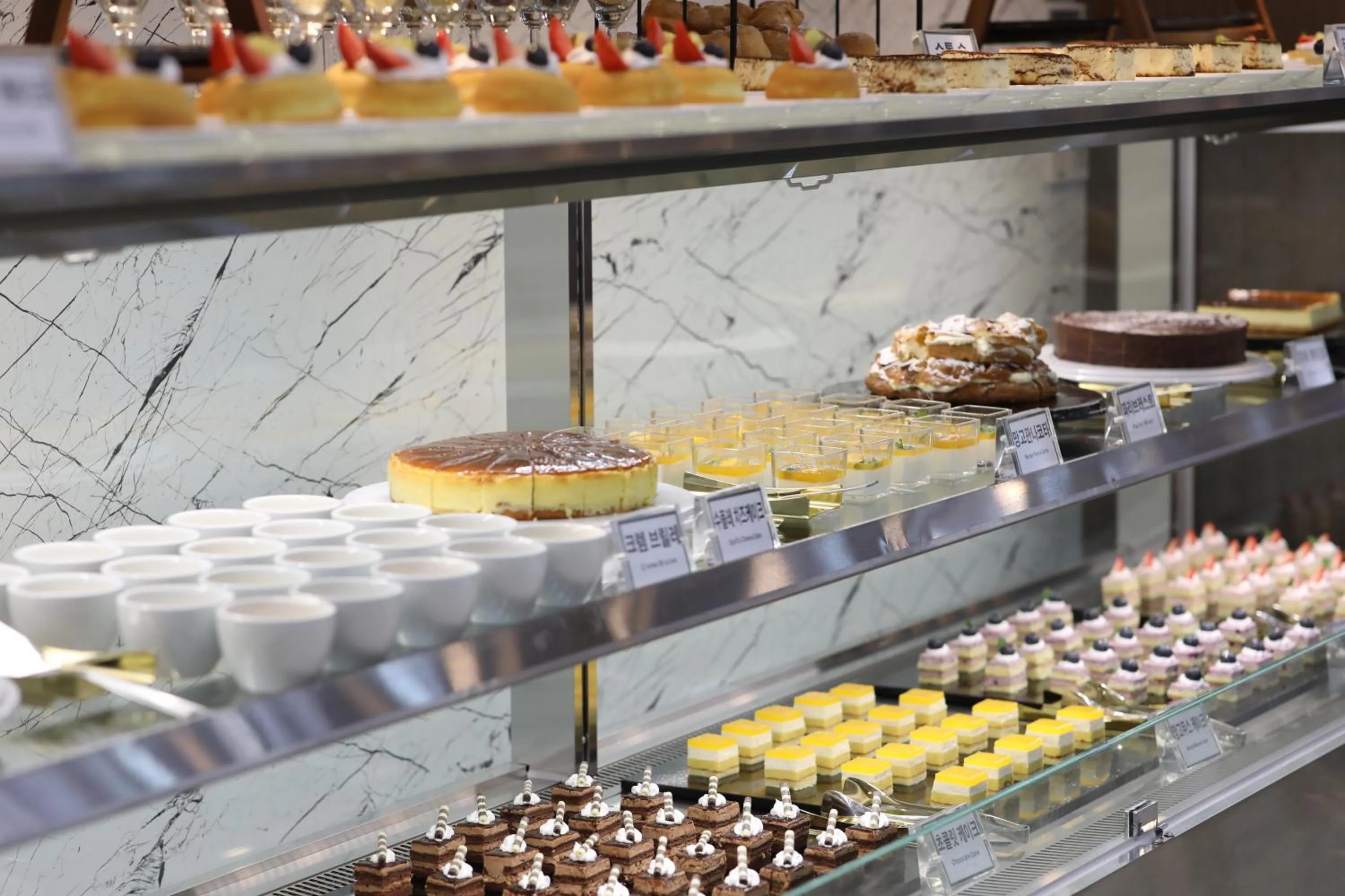 Restaurant/places to eat in Benikea hotel seosan