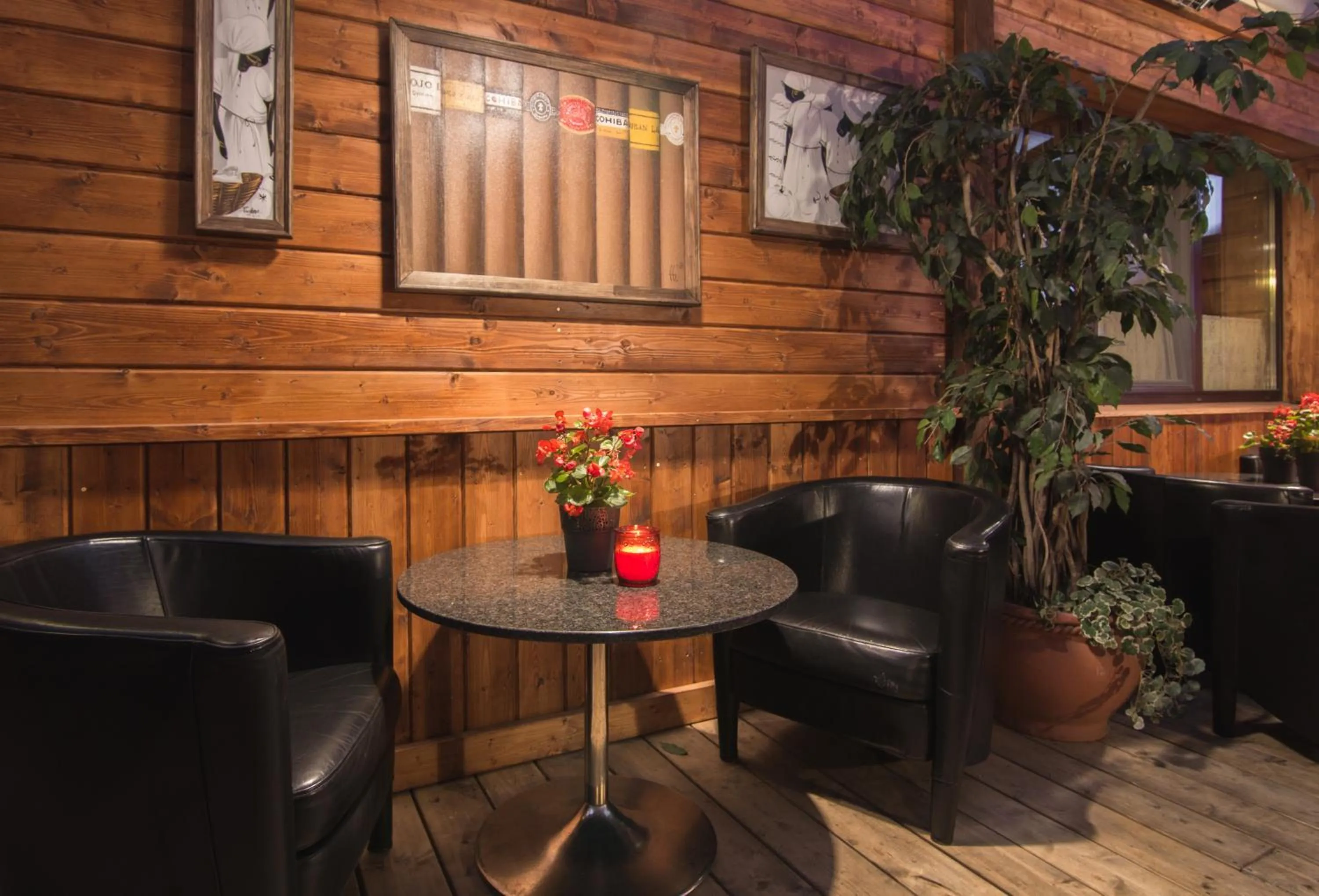 Patio in Agate Hotel