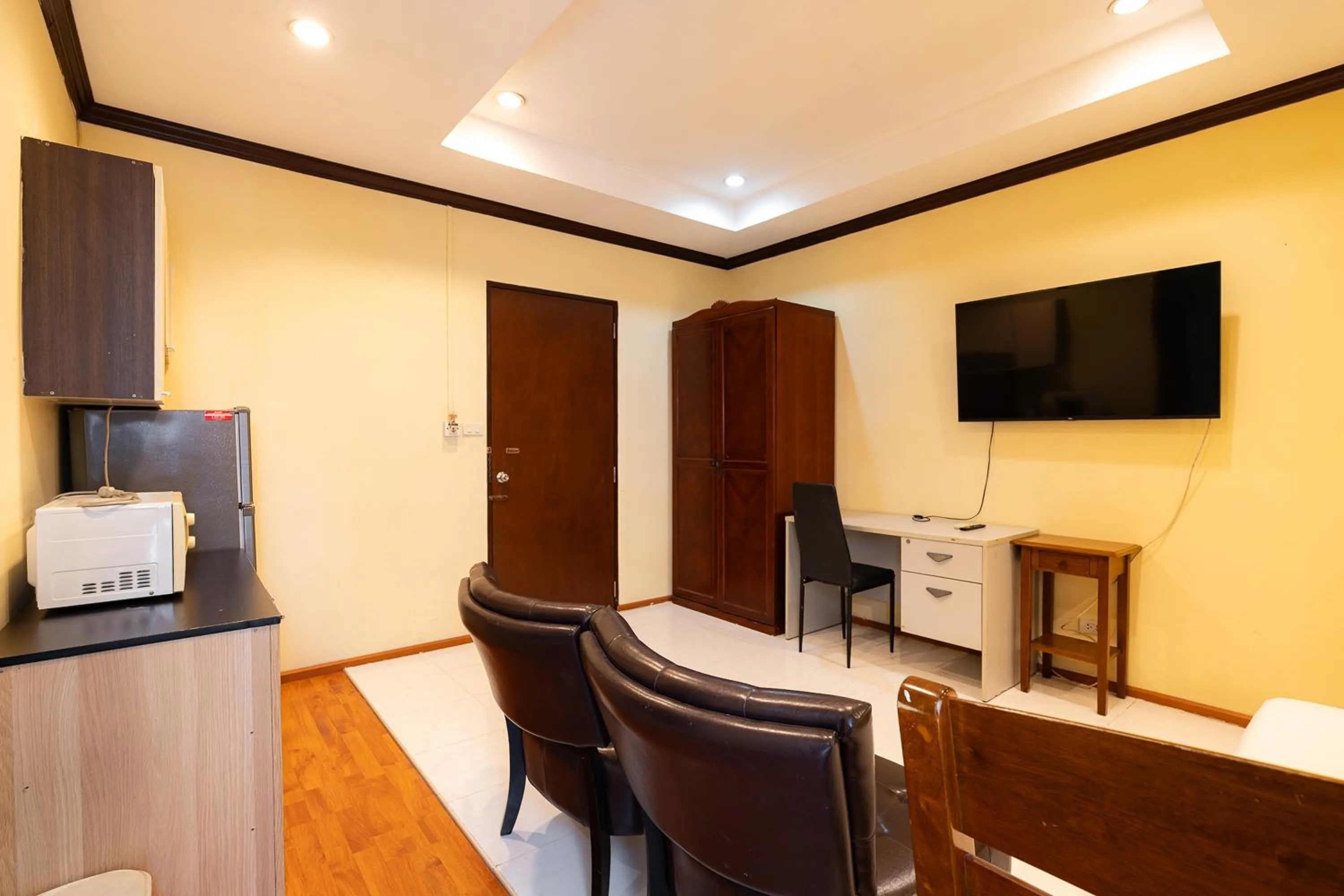 TV and multimedia in 23 AVA at Saladaeng