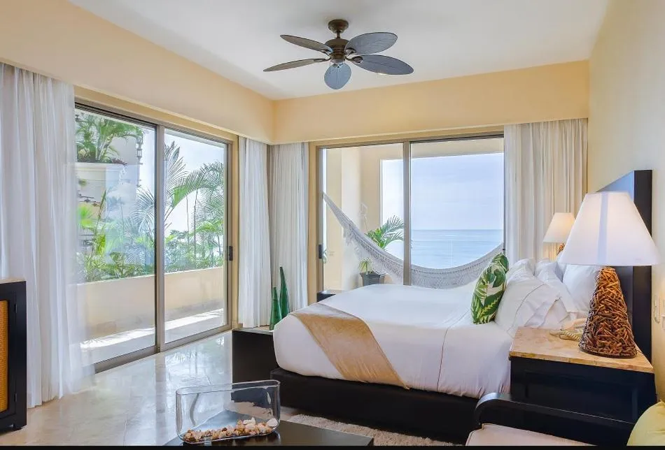 Bed in GARZA BLANCA PRESERVE RESORT & SPA